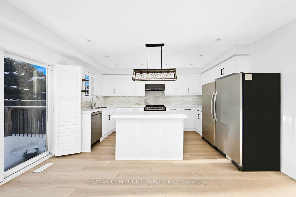 Photo 5 of 20 Mcnicol Crescent, Ajax, Northeast Ajax — HOMEH