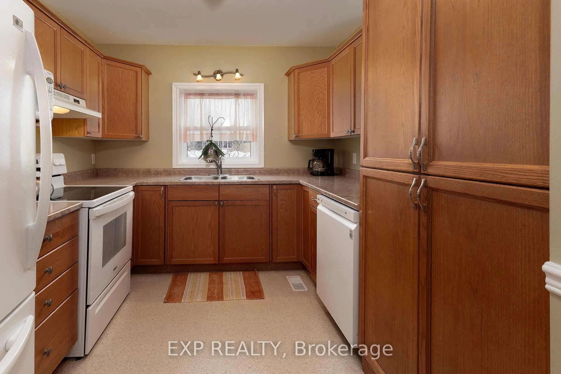 Photo 8 of 141 Dyer Street, Central Elgin, Belmont — HOMEH