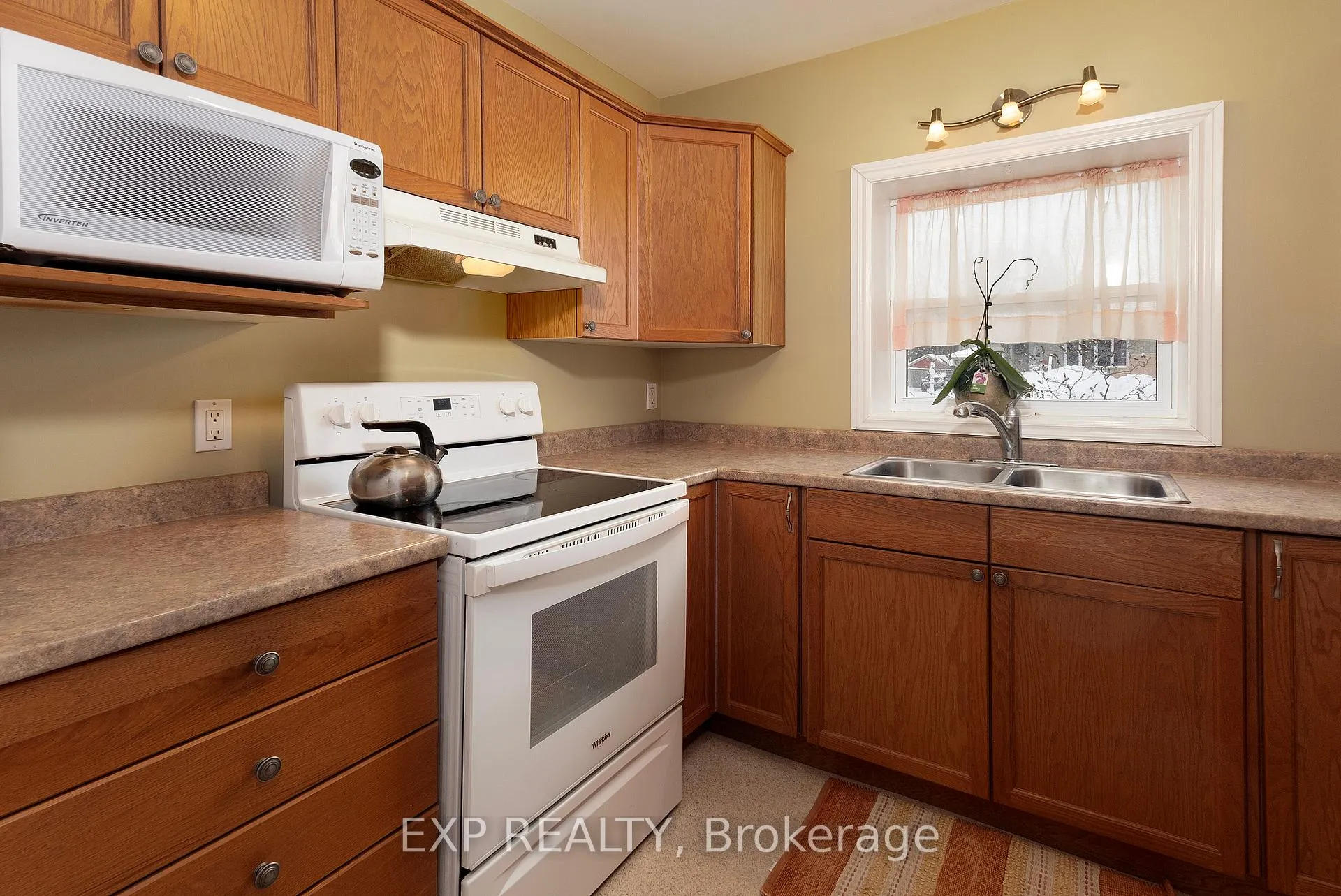 Photo 9 of 141 Dyer Street, Central Elgin, Belmont — HOMEH