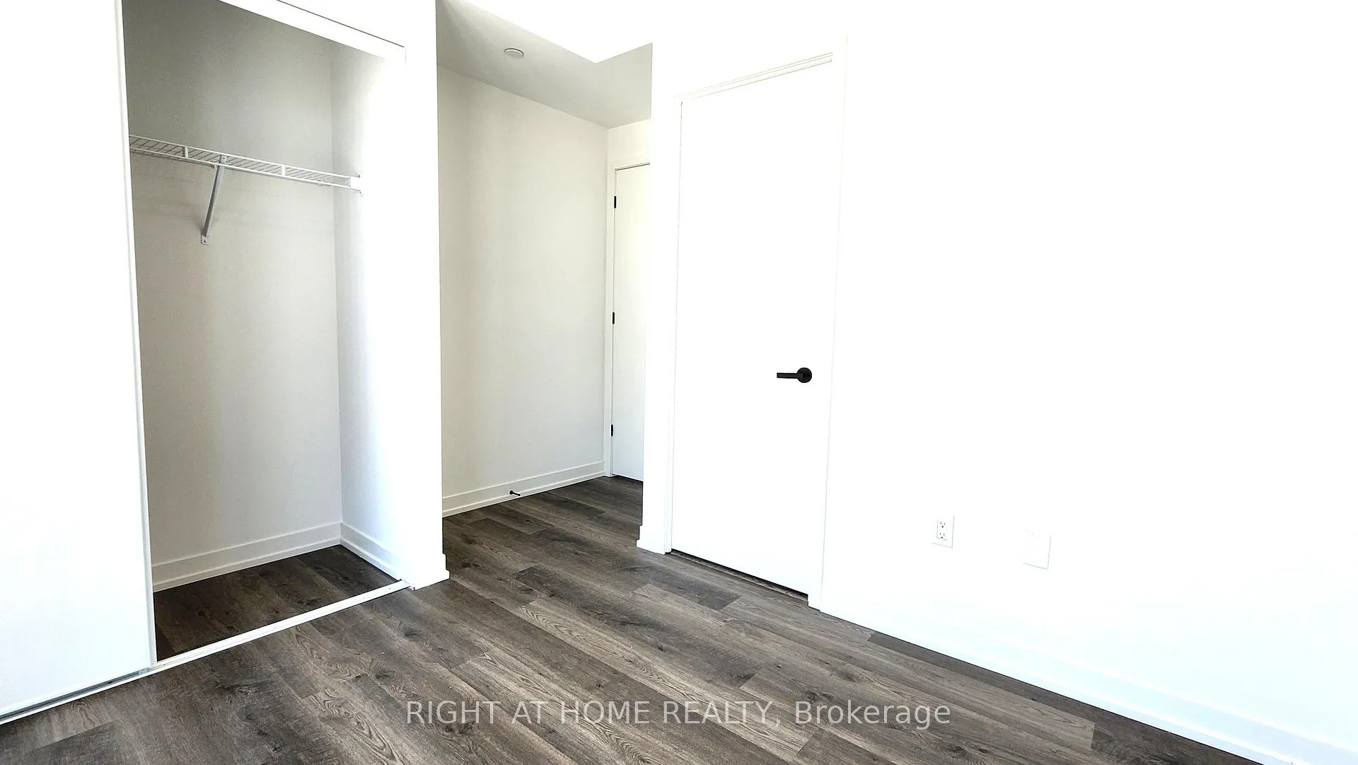 Photo 11 of Unit 5706, 8 Interchange Way, Vaughan, Vaughan Corporate Centre — HOMEH