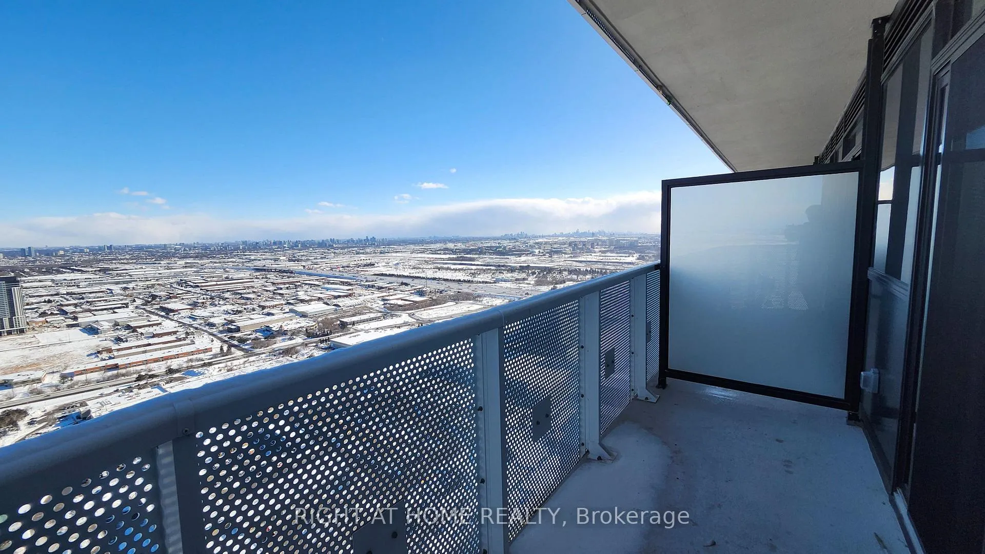 Photo 22 of Unit 5706, 8 Interchange Way, Vaughan, Vaughan Corporate Centre — HOMEH