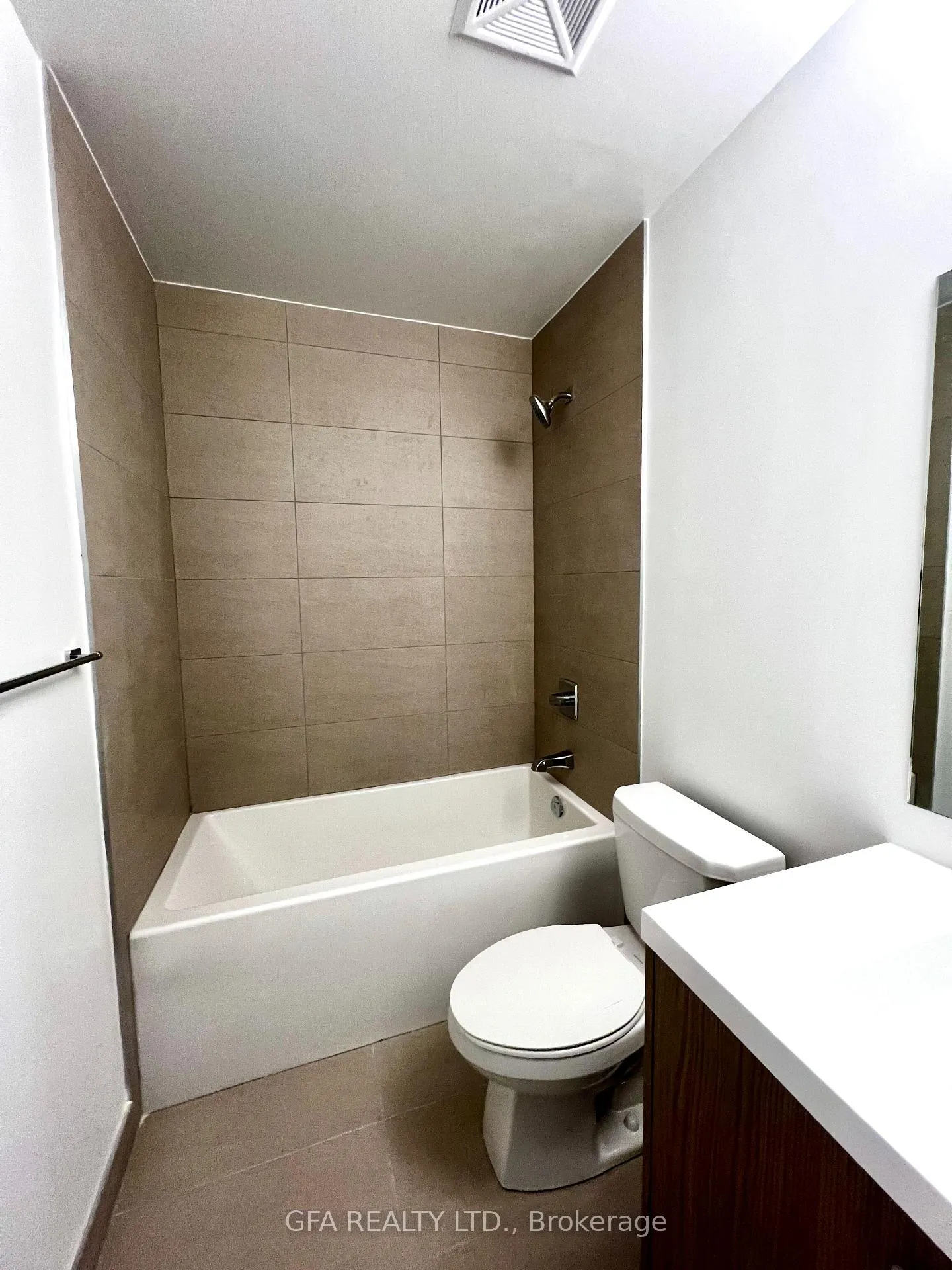 Photo 4 of Unit 912, 286 Main Street, Toronto, East End-Danforth — HOMEH