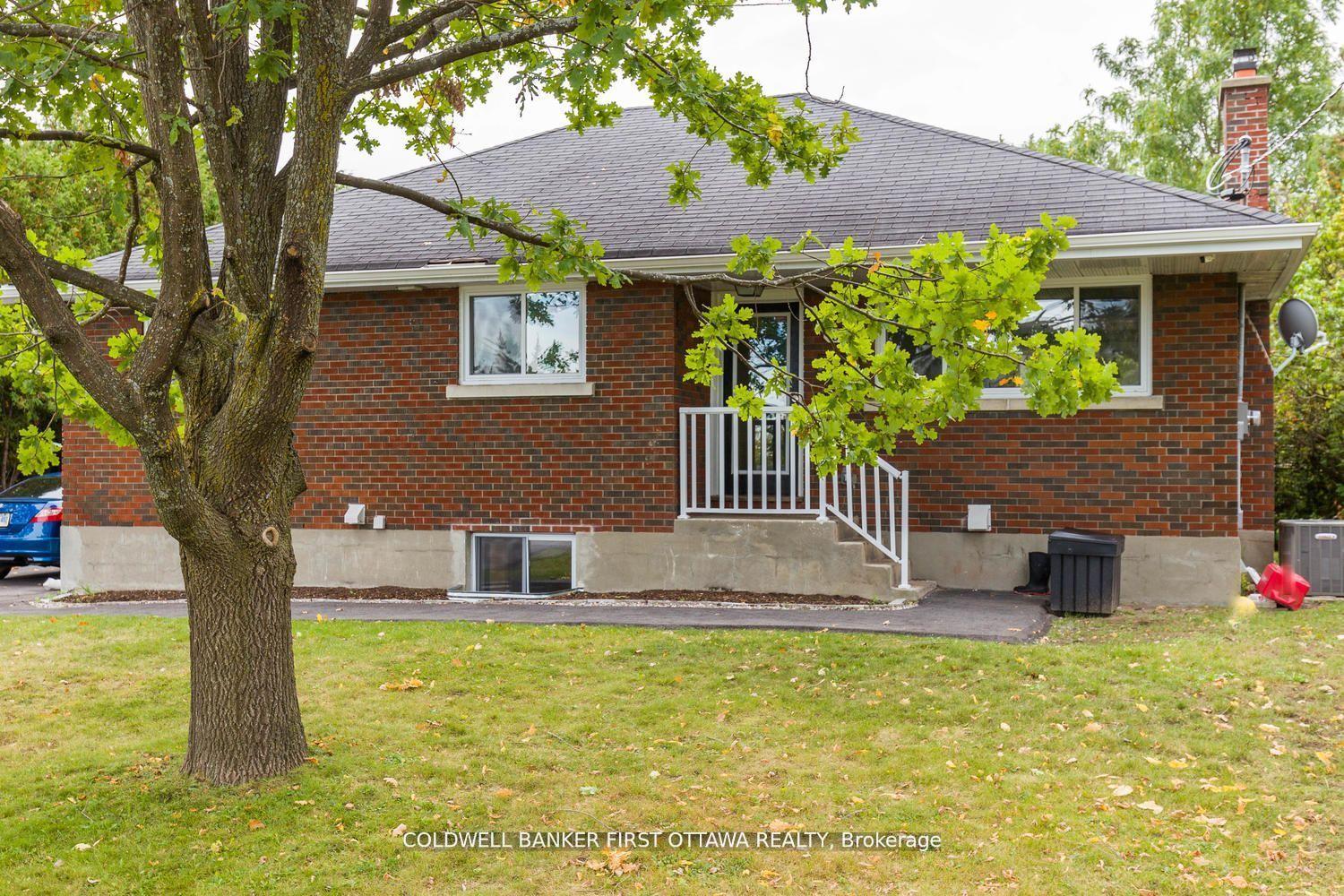 Photo 2 of 34 Westwood Drive, Ottawa, Meadowlands/Crestview — HOMEH