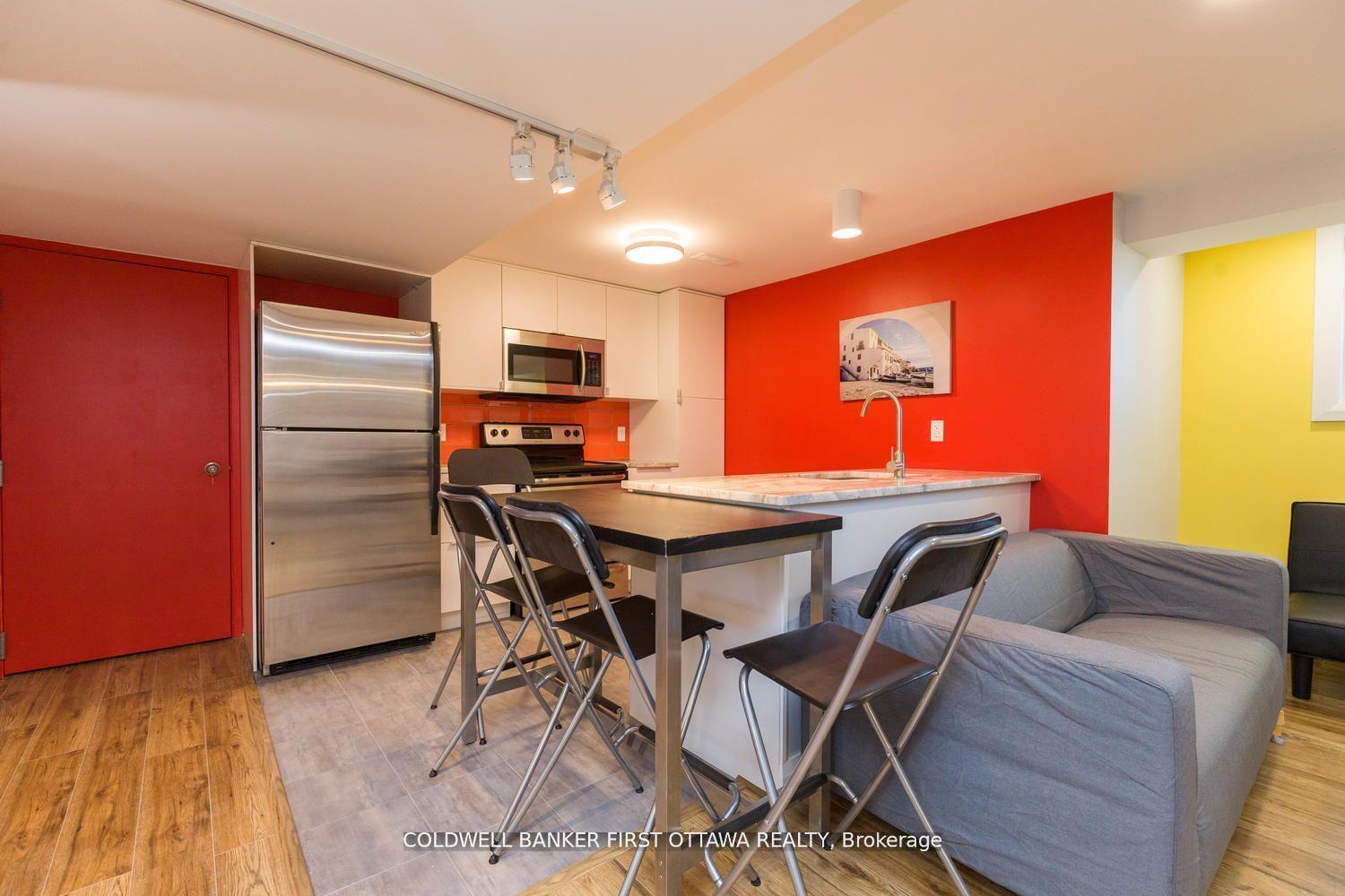 Photo 8 of 34 Westwood Drive, Ottawa, Meadowlands/Crestview — HOMEH