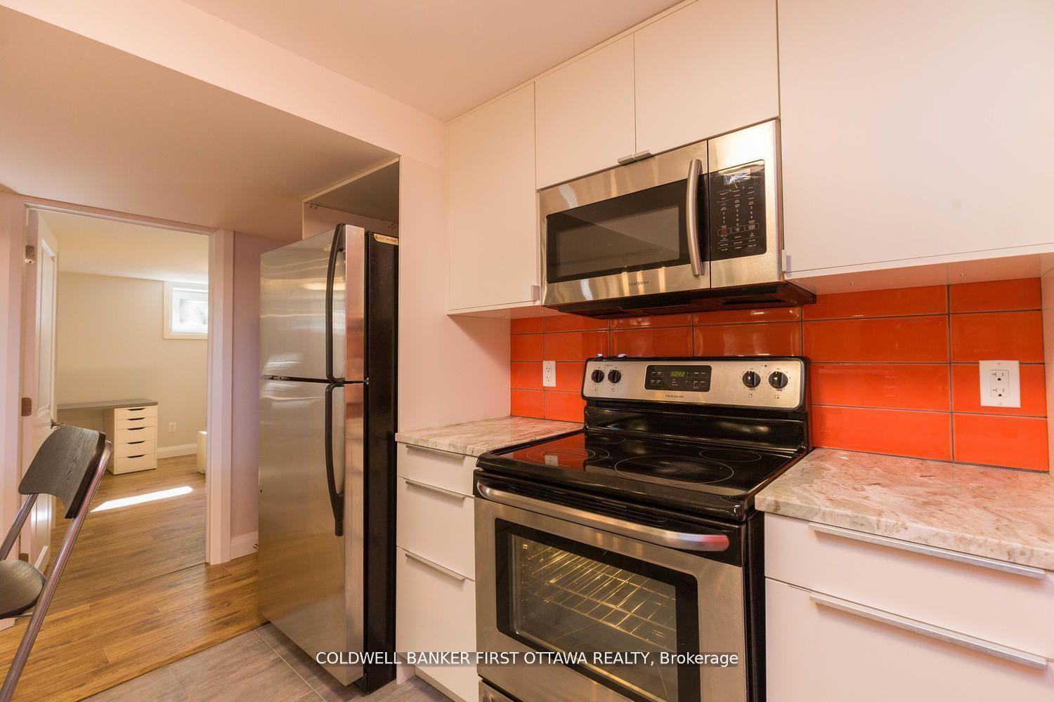 Photo 11 of 34 Westwood Drive, Ottawa, Meadowlands/Crestview — HOMEH