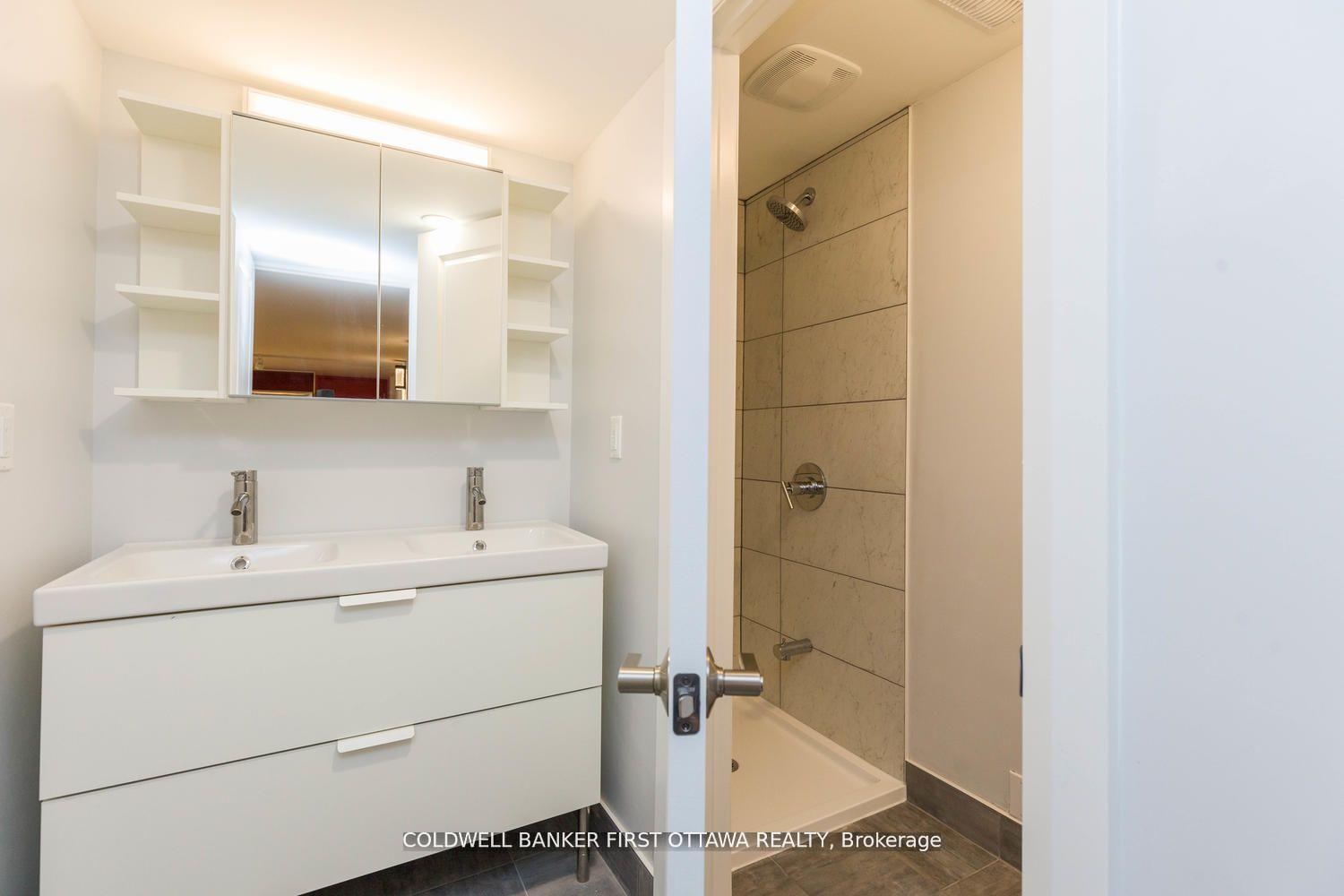 Photo 20 of 34 Westwood Drive, Ottawa, Meadowlands/Crestview — HOMEH