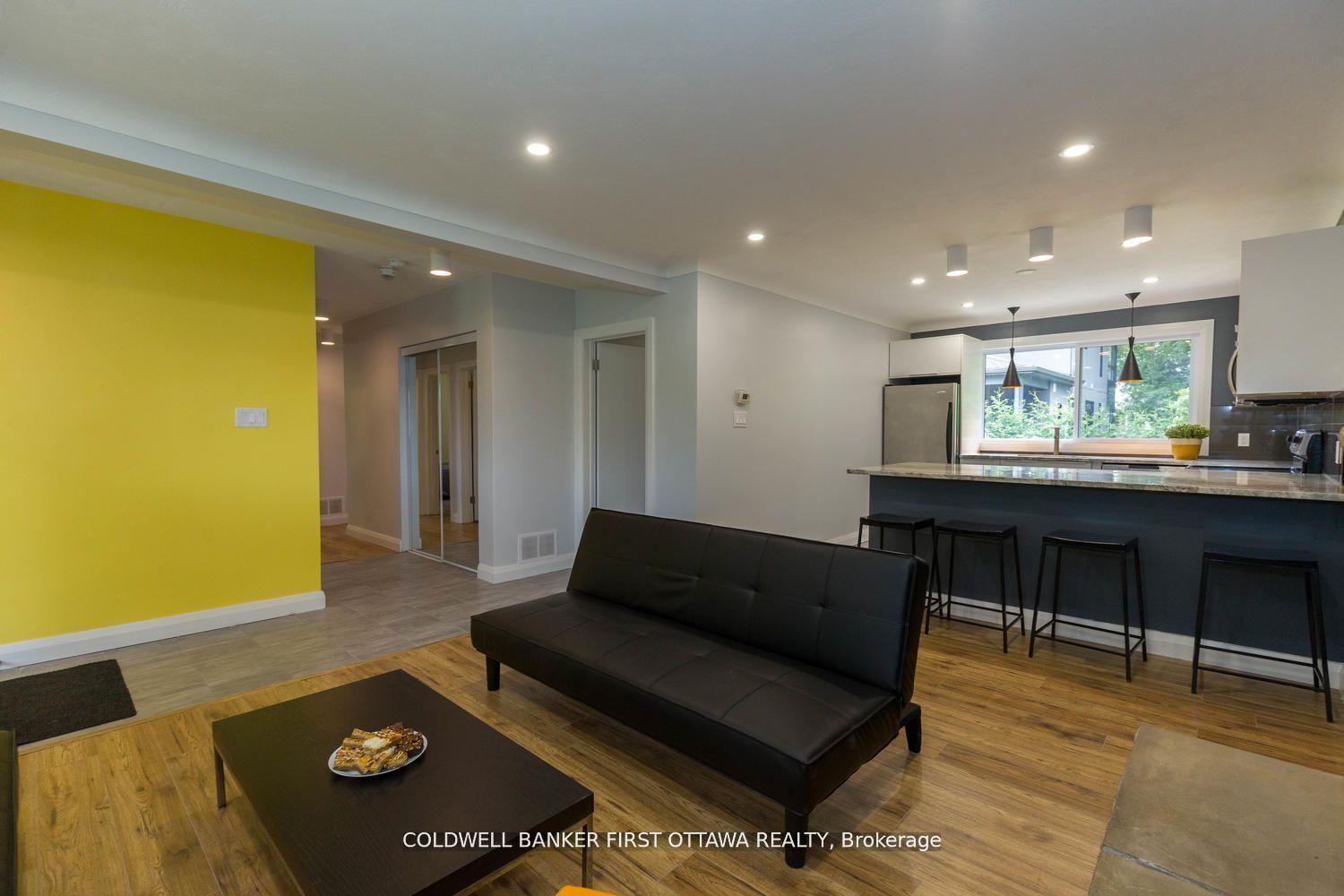 Photo 23 of 34 Westwood Drive, Ottawa, Meadowlands/Crestview — HOMEH