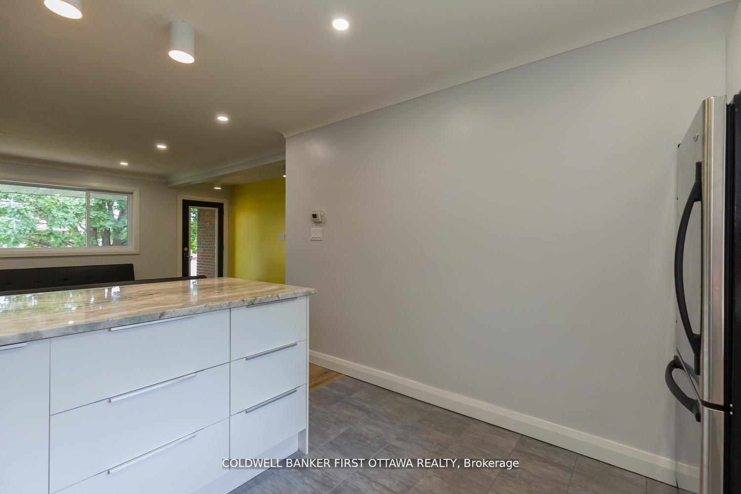Photo 27 of 34 Westwood Drive, Ottawa, Meadowlands/Crestview — HOMEH