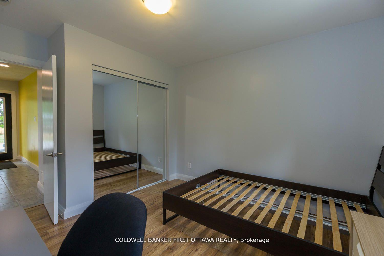 Photo 31 of 34 Westwood Drive, Ottawa, Meadowlands/Crestview — HOMEH