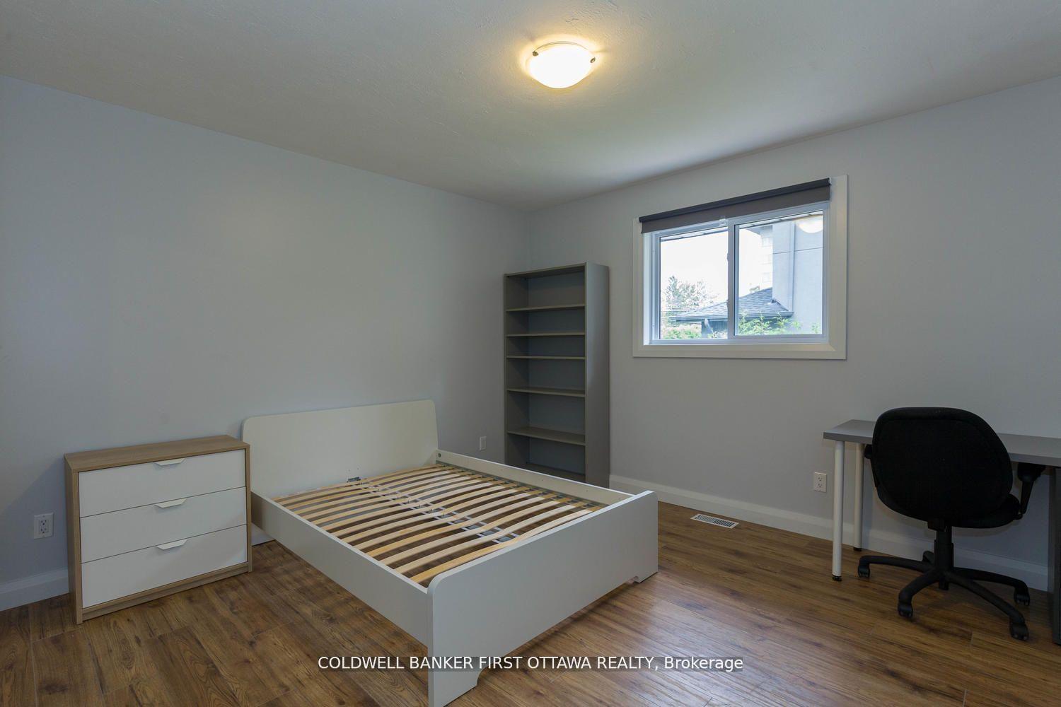 Photo 33 of 34 Westwood Drive, Ottawa, Meadowlands/Crestview — HOMEH