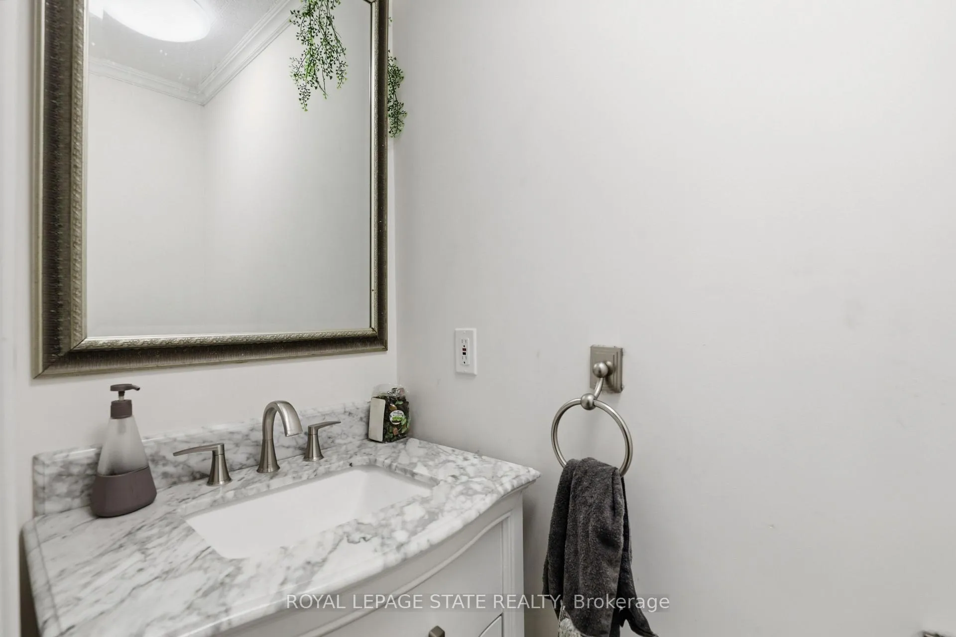 Photo 6 of 10A Hainer Street, St. Catharines, Western Hill — HOMEH