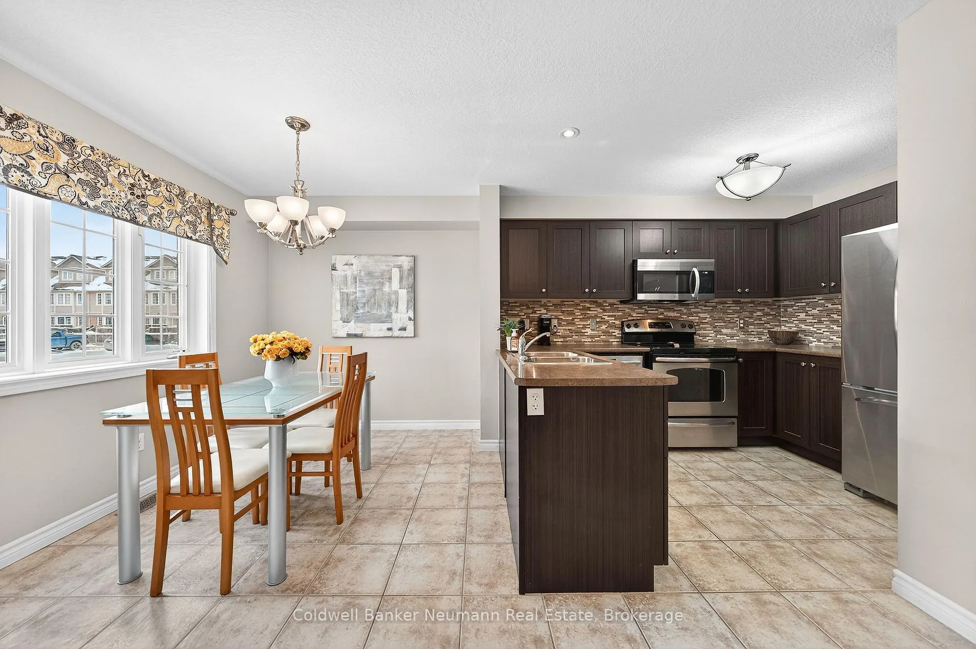 Photo 8 of Unit 35A, 15 Carere Crescent, Guelph, Victoria North — HOMEH