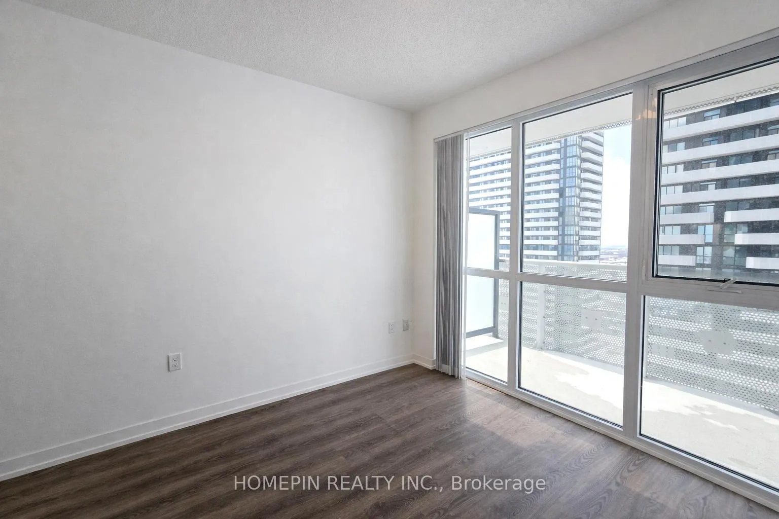 Photo 9 of Unit 3001, 8 Interchange Way, Vaughan, Vaughan Corporate Centre — HOMEH