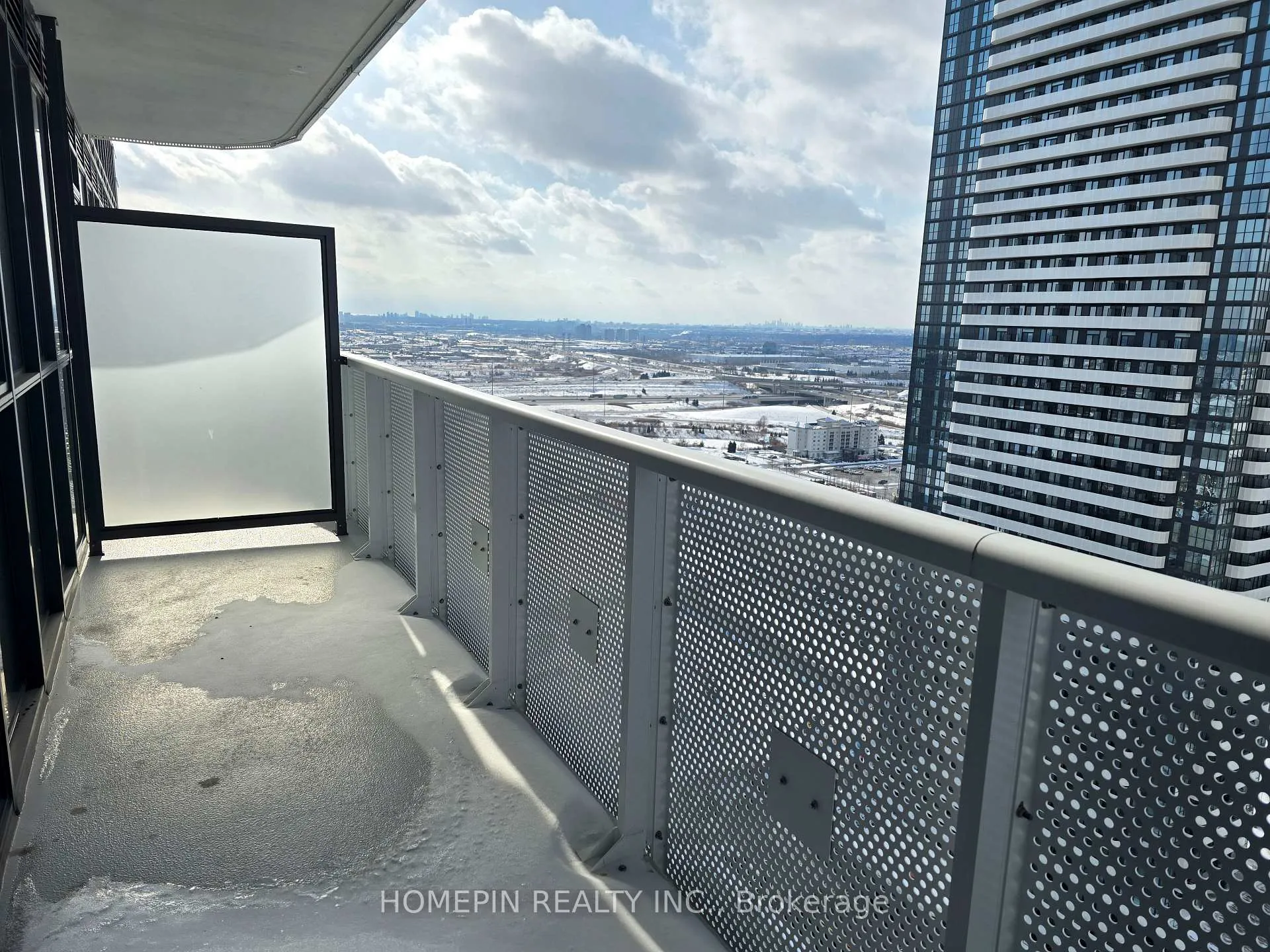 Photo 15 of Unit 3001, 8 Interchange Way, Vaughan, Vaughan Corporate Centre — HOMEH