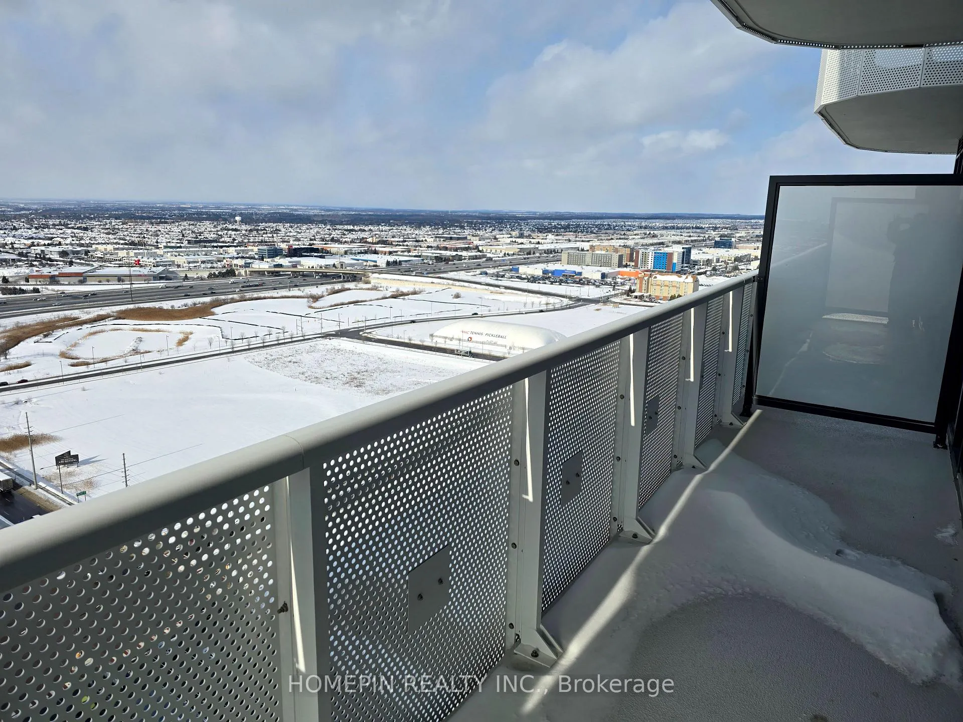 Photo 16 of Unit 3001, 8 Interchange Way, Vaughan, Vaughan Corporate Centre — HOMEH