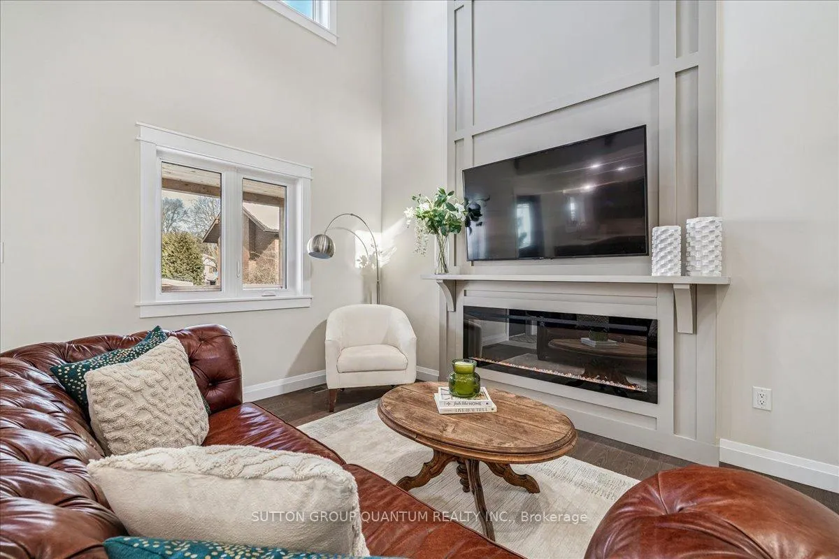 Photo 11 of 18R Pleasant Avenue, Hamilton, Dundas — HOMEH