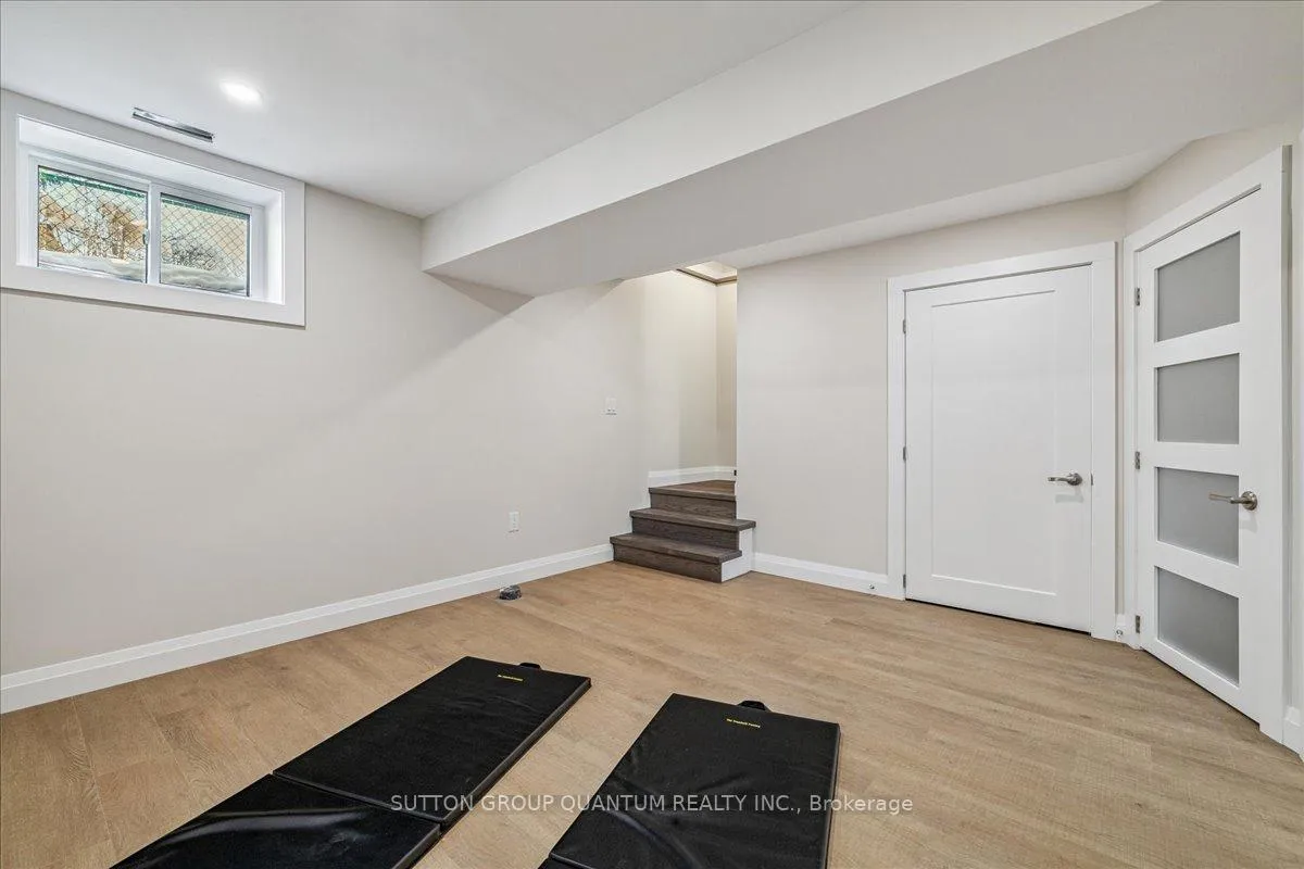 Photo 37 of 18R Pleasant Avenue, Hamilton, Dundas — HOMEH