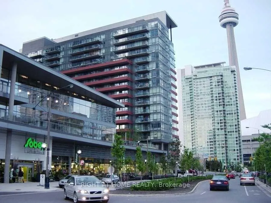 Front of Unit 729, 4K Spadina Avenue W
