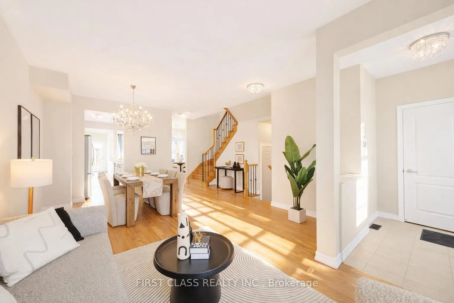 Photo 4 of 8 Elphee Lane, Markham, Cornell — HOMEH