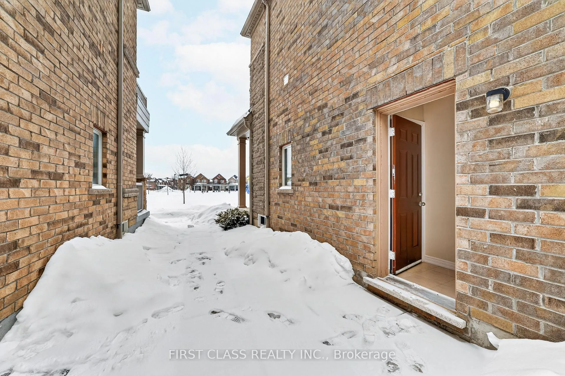 Photo 29 of 8 Elphee Lane, Markham, Cornell — HOMEH