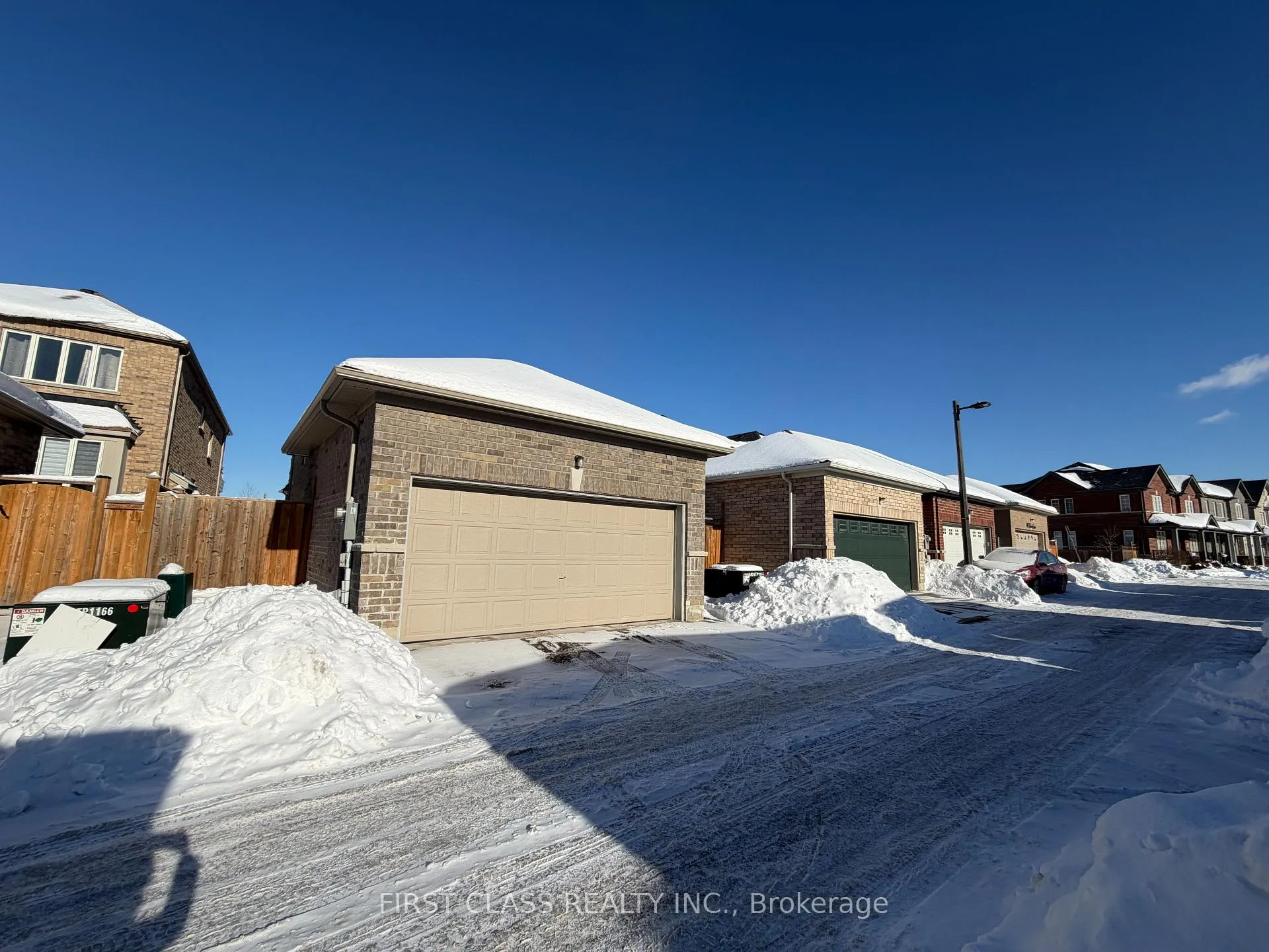 Photo 32 of 8 Elphee Lane, Markham, Cornell — HOMEH