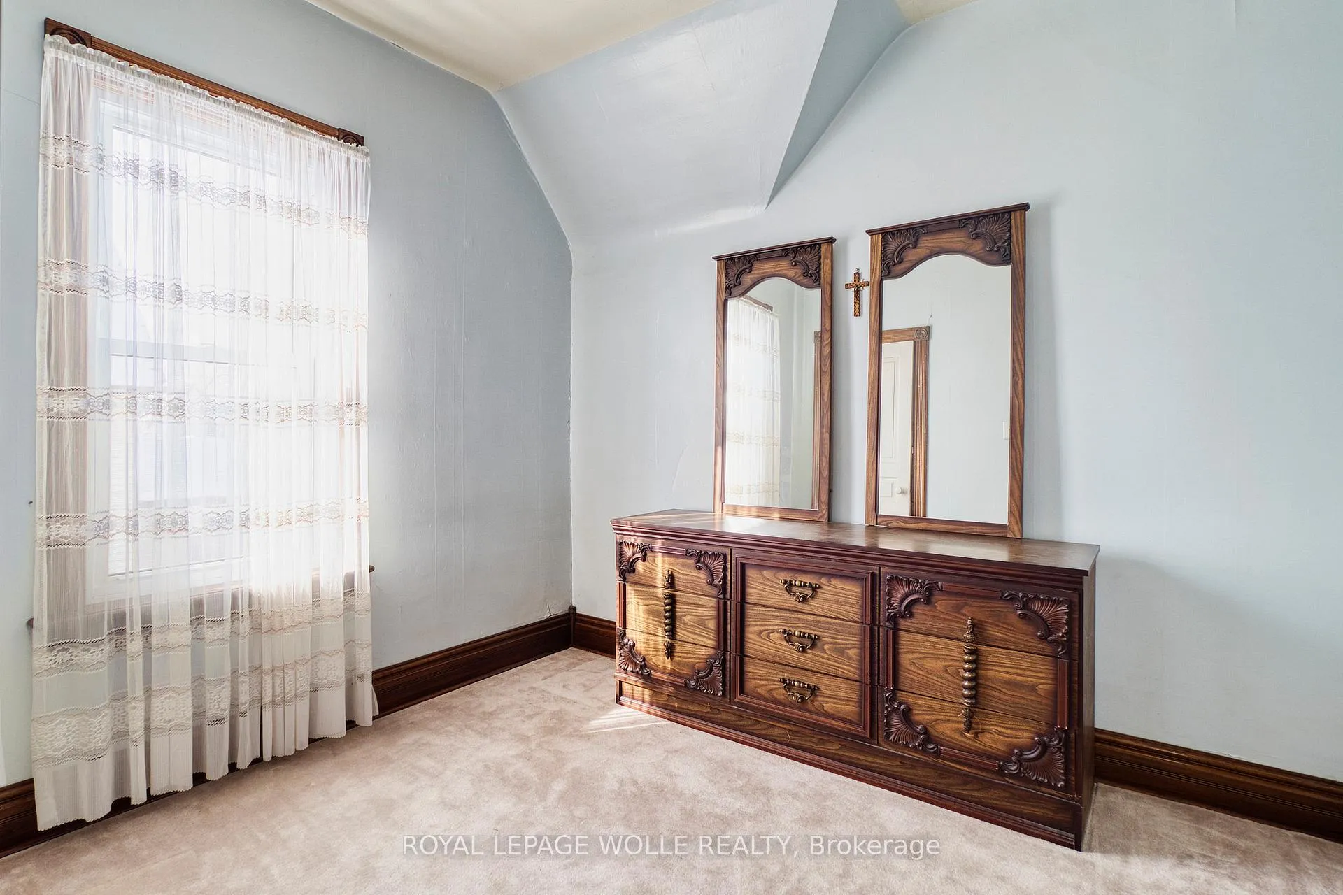 Photo 19 of 392 Breithaupt Street, Kitchener — HOMEH