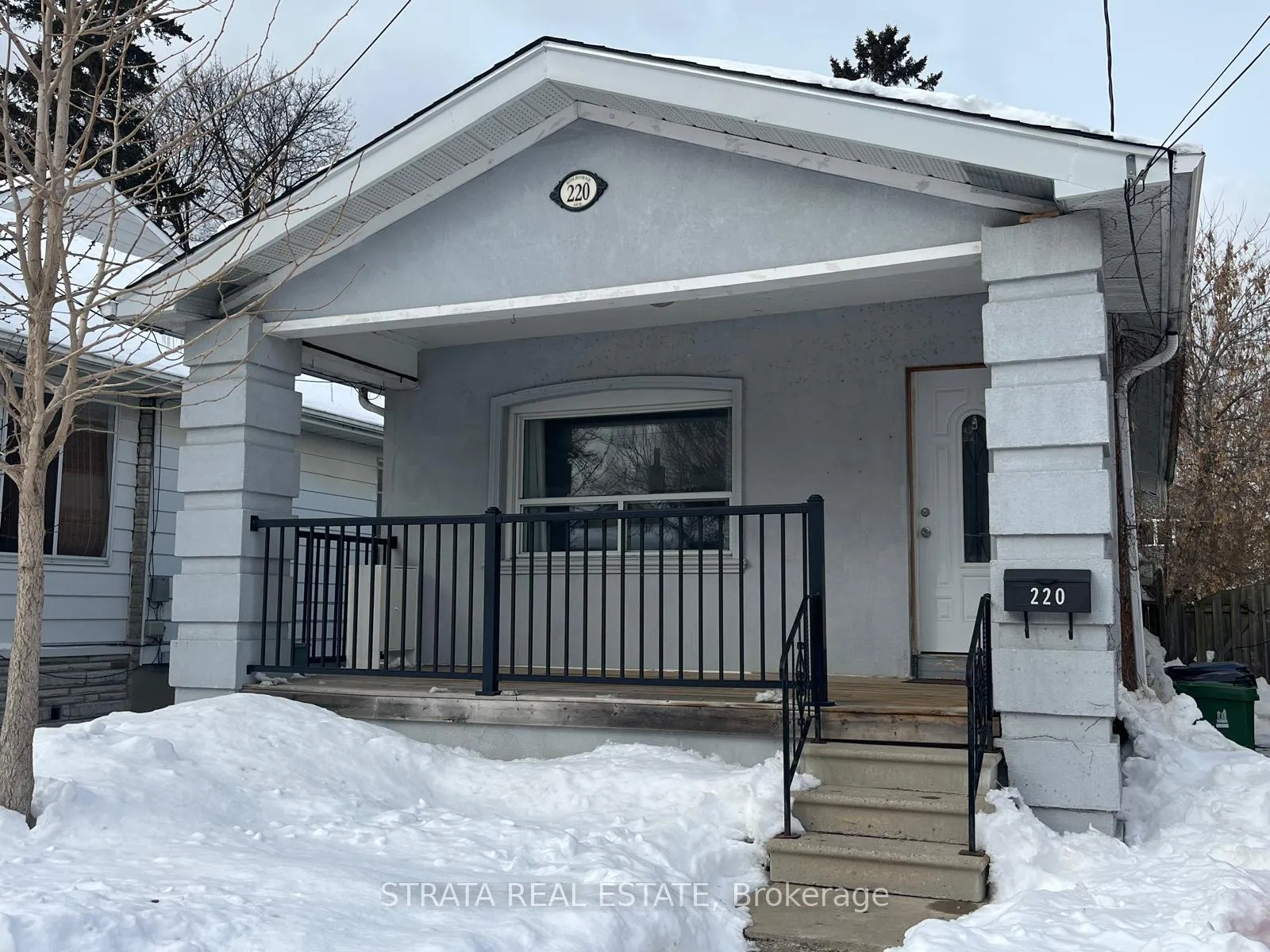 Front of 220 Holborne Avenue