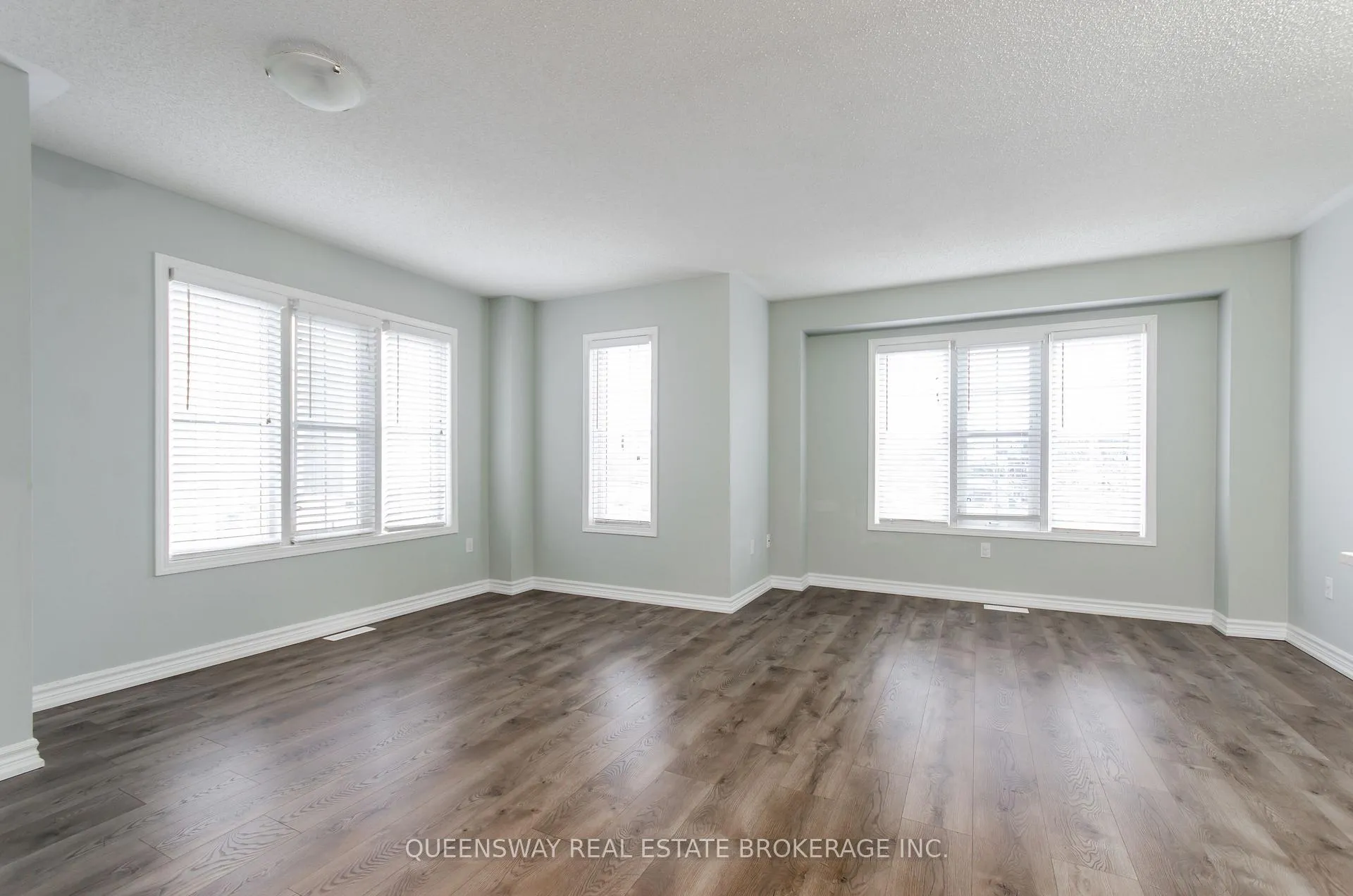 Photo 5 of 20 Woltner Way, Markham, Village Green-South Unionville — HOMEH