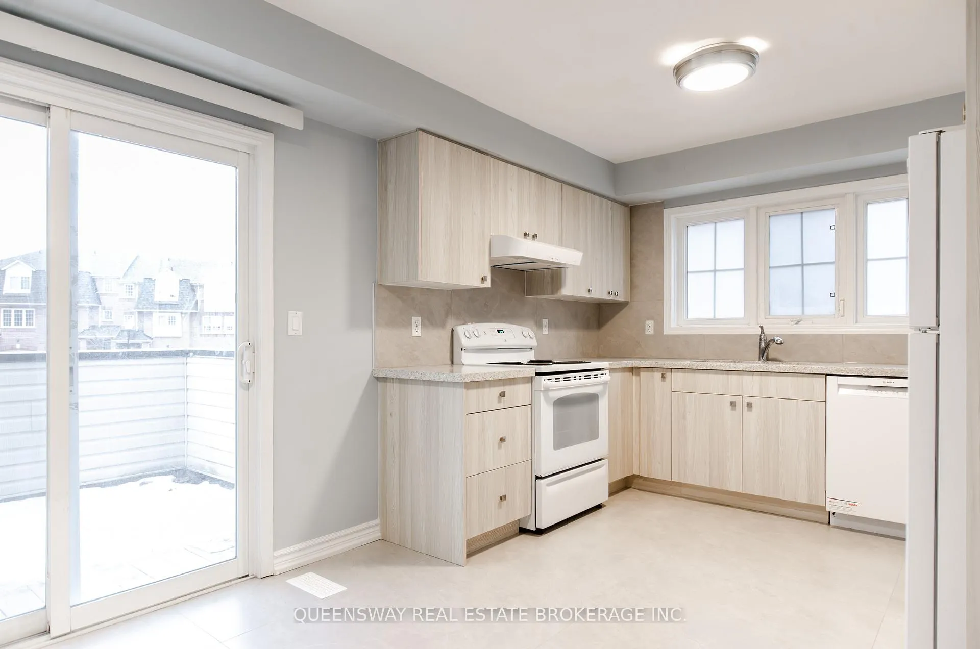 Photo 6 of 20 Woltner Way, Markham, Village Green-South Unionville — HOMEH