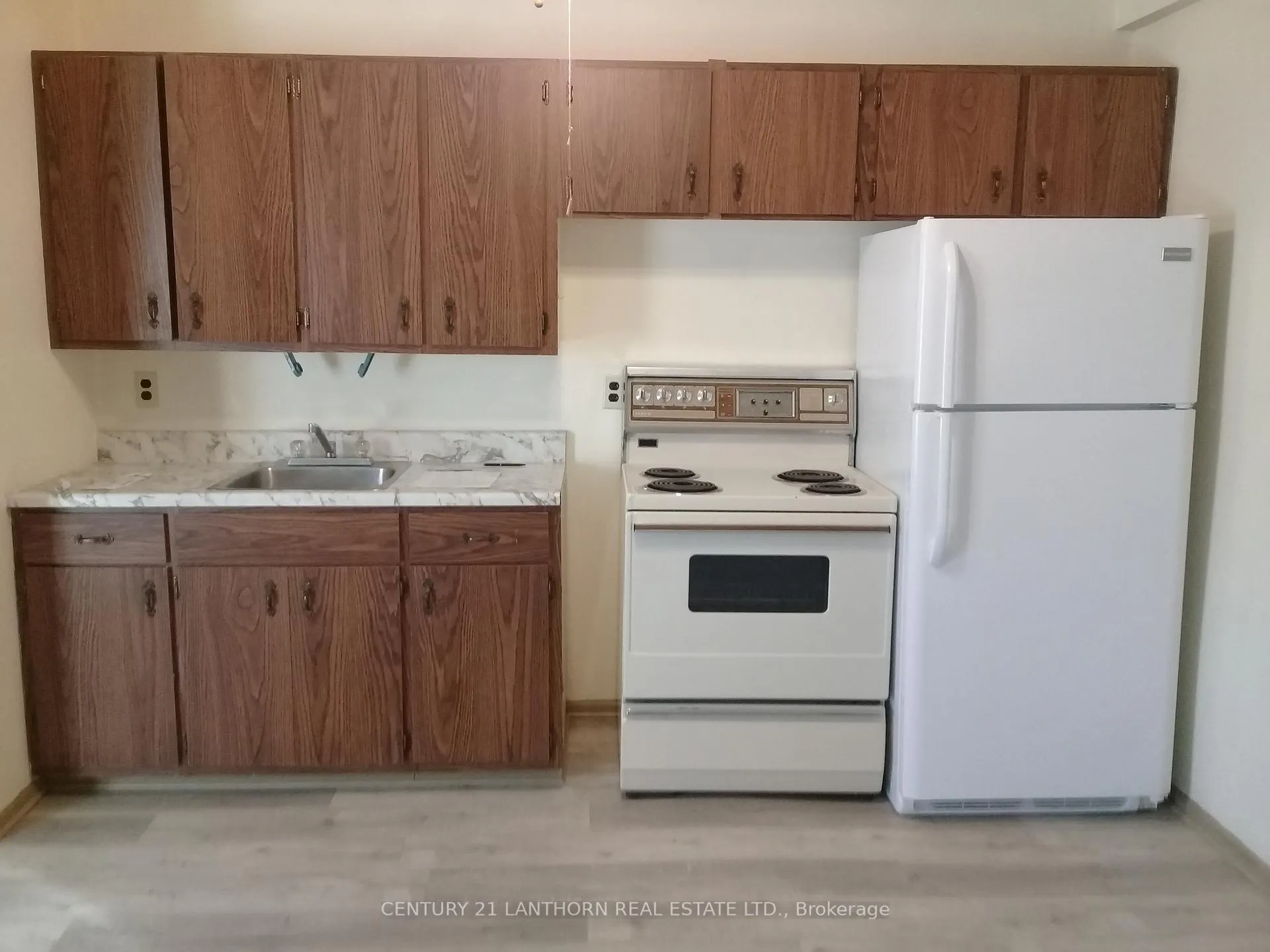 Photo 3 of 109 Union Street, Prince Edward County, Picton Ward — HOMEH