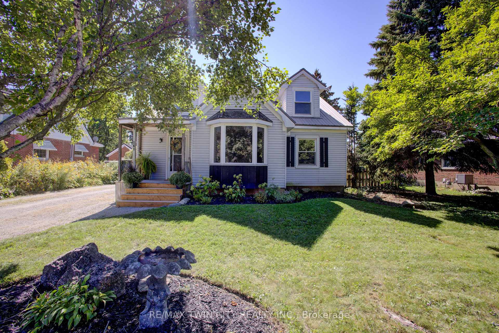 Photo 1 of 141 Goderich Street W, Huron East, Seaforth — HOMEH