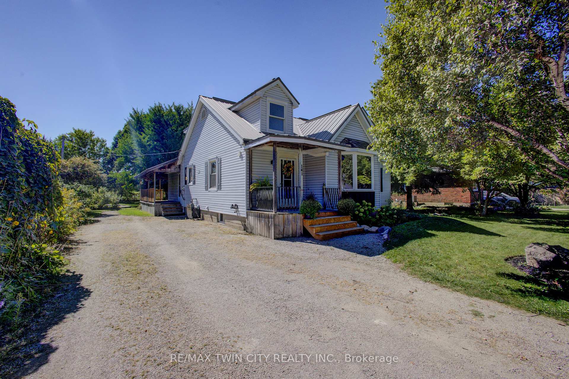 Photo 2 of 141 Goderich Street W, Huron East, Seaforth — HOMEH