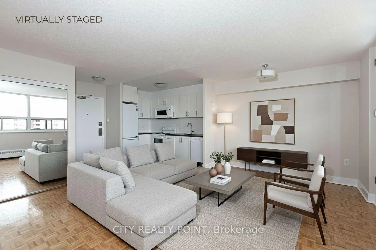 Front of Unit 404, 1545 Bathurst Street