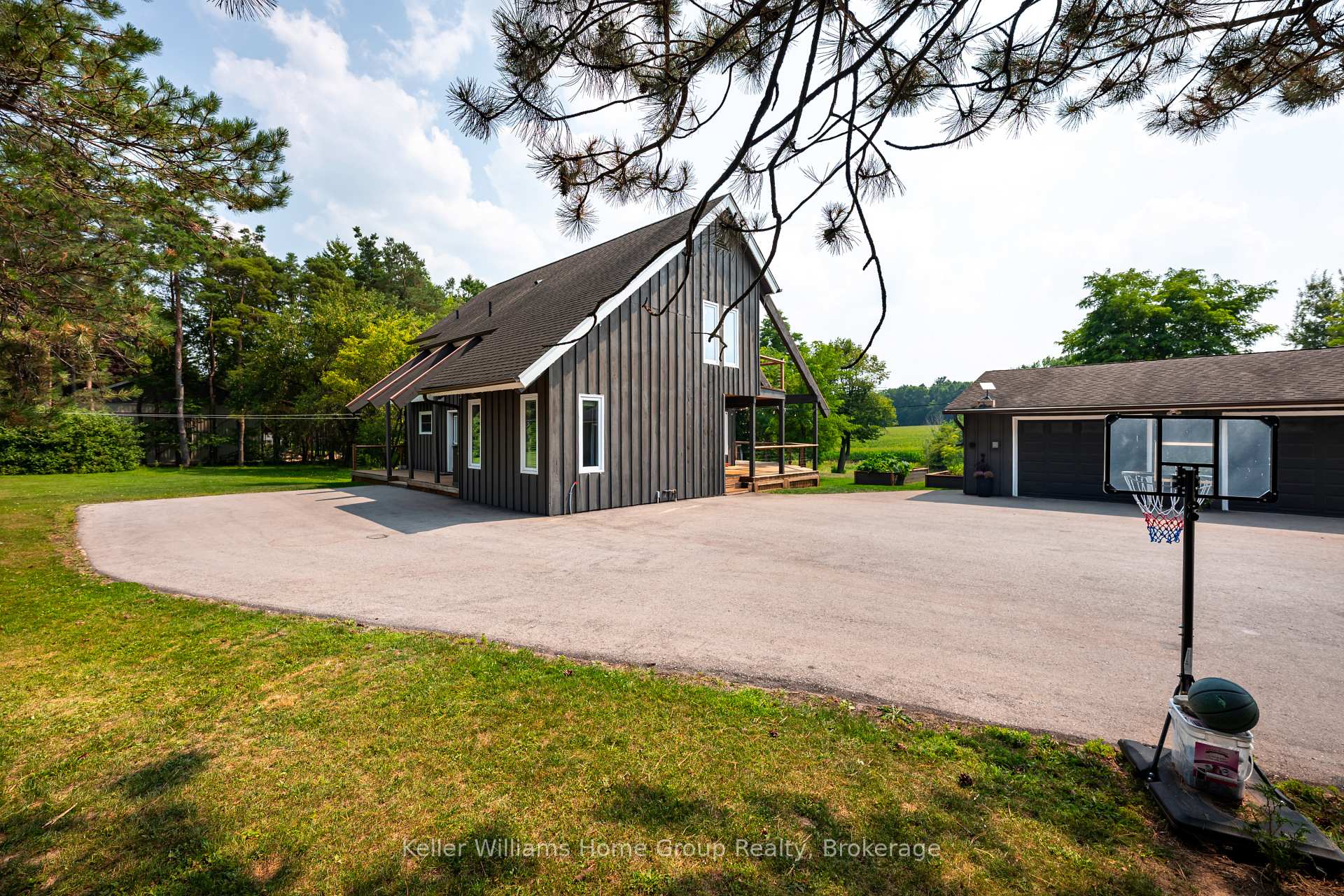 Photo 37 of 7021 Wellington Rd 109, Mapleton, Rural Mapleton — HOMEH