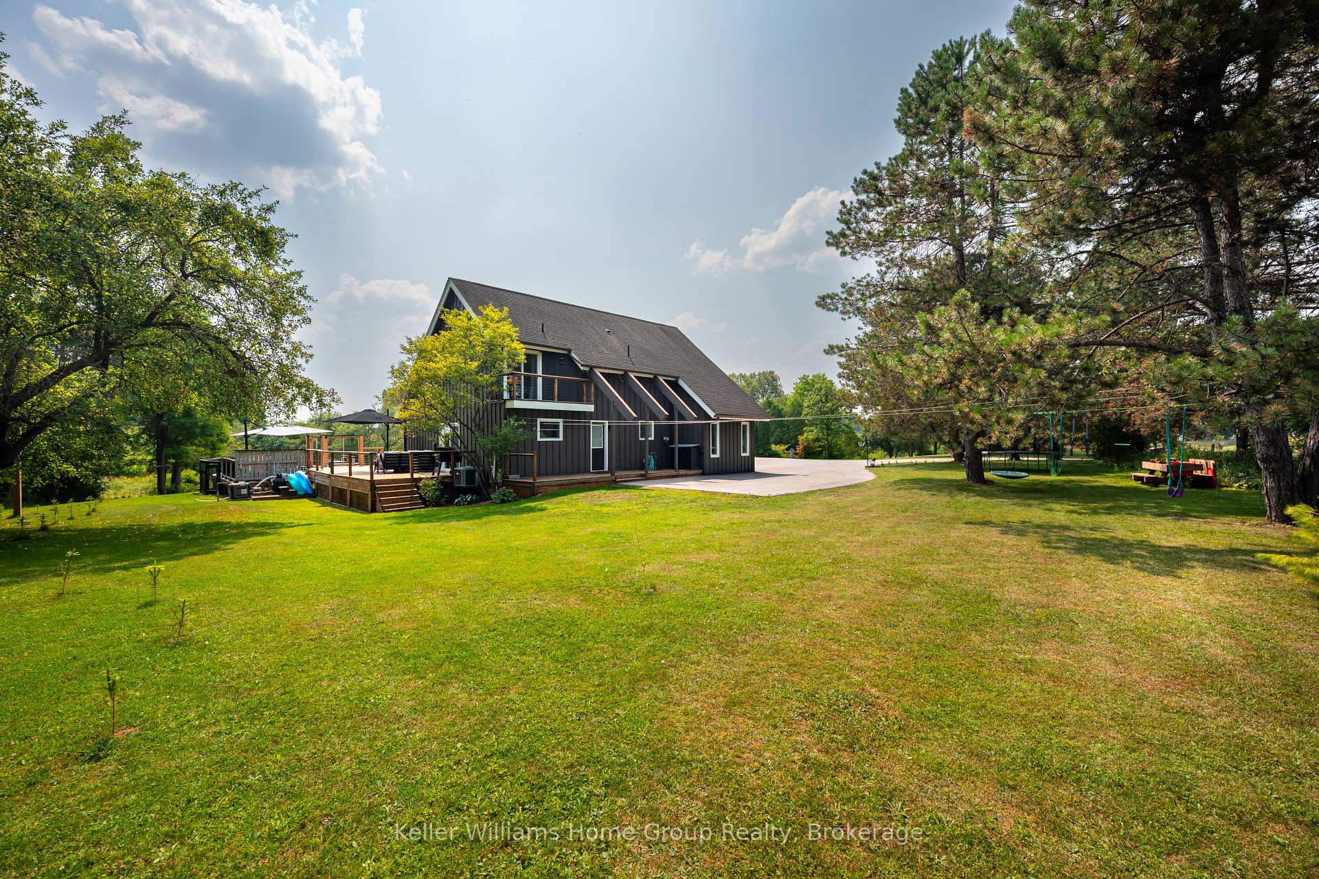 Photo 38 of 7021 Wellington Rd 109, Mapleton, Rural Mapleton — HOMEH