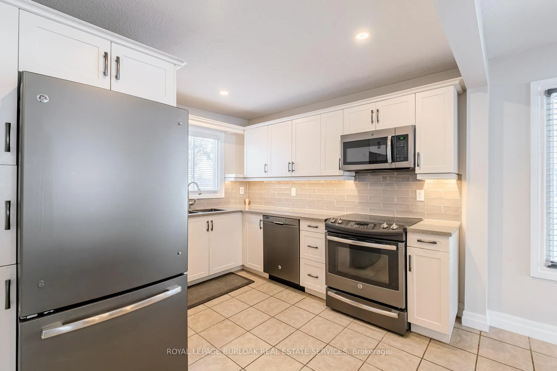 Photo 10 of 556 Cockshutt Road, Brant, Brantford Twp — HOMEH