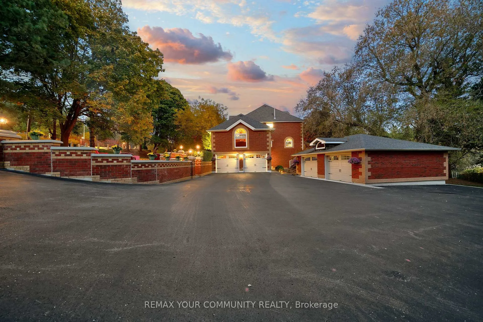 Photo 4 of 508 King Street E, Caledon, Bolton North — HOMEH