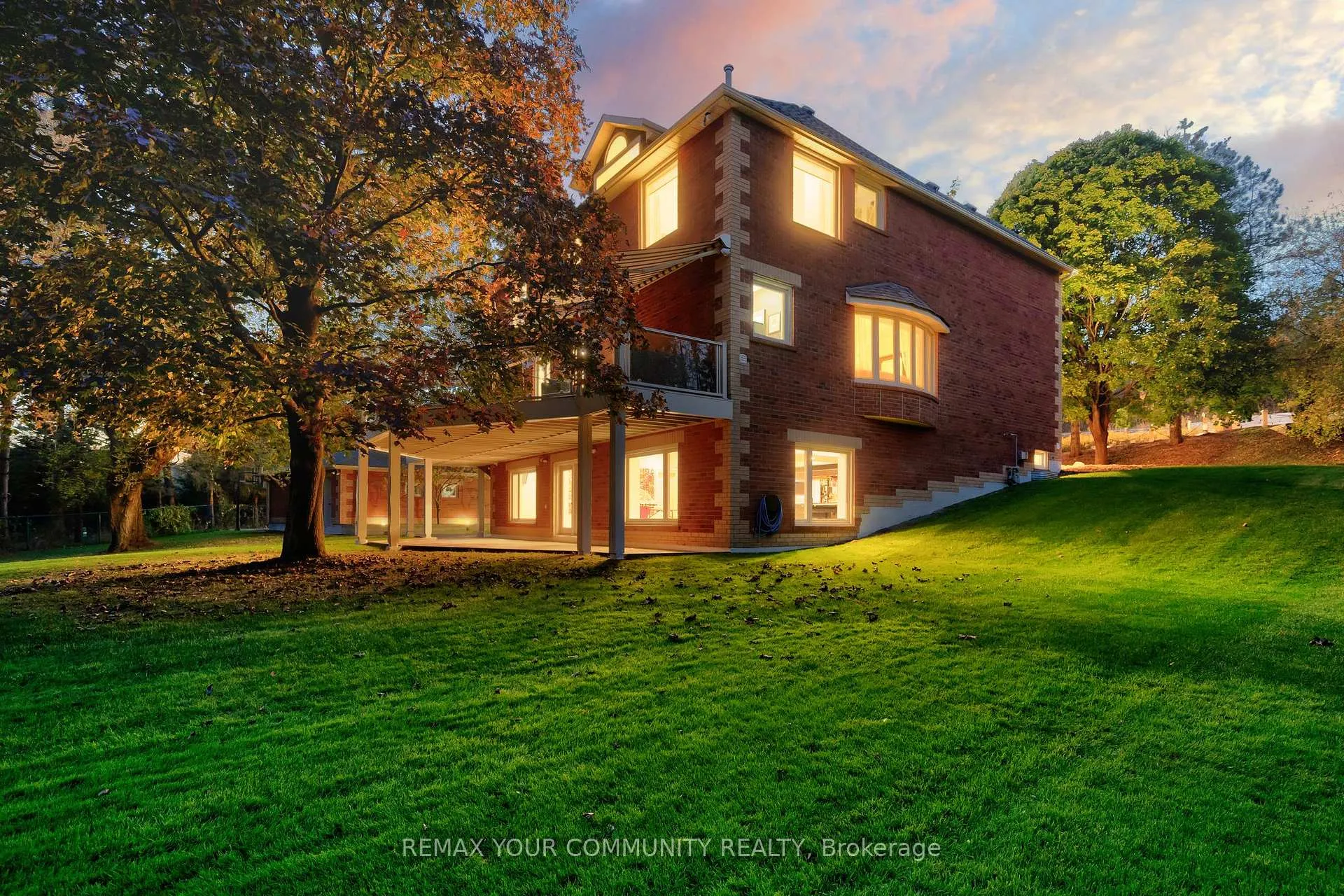 Photo 6 of 508 King Street E, Caledon, Bolton North — HOMEH