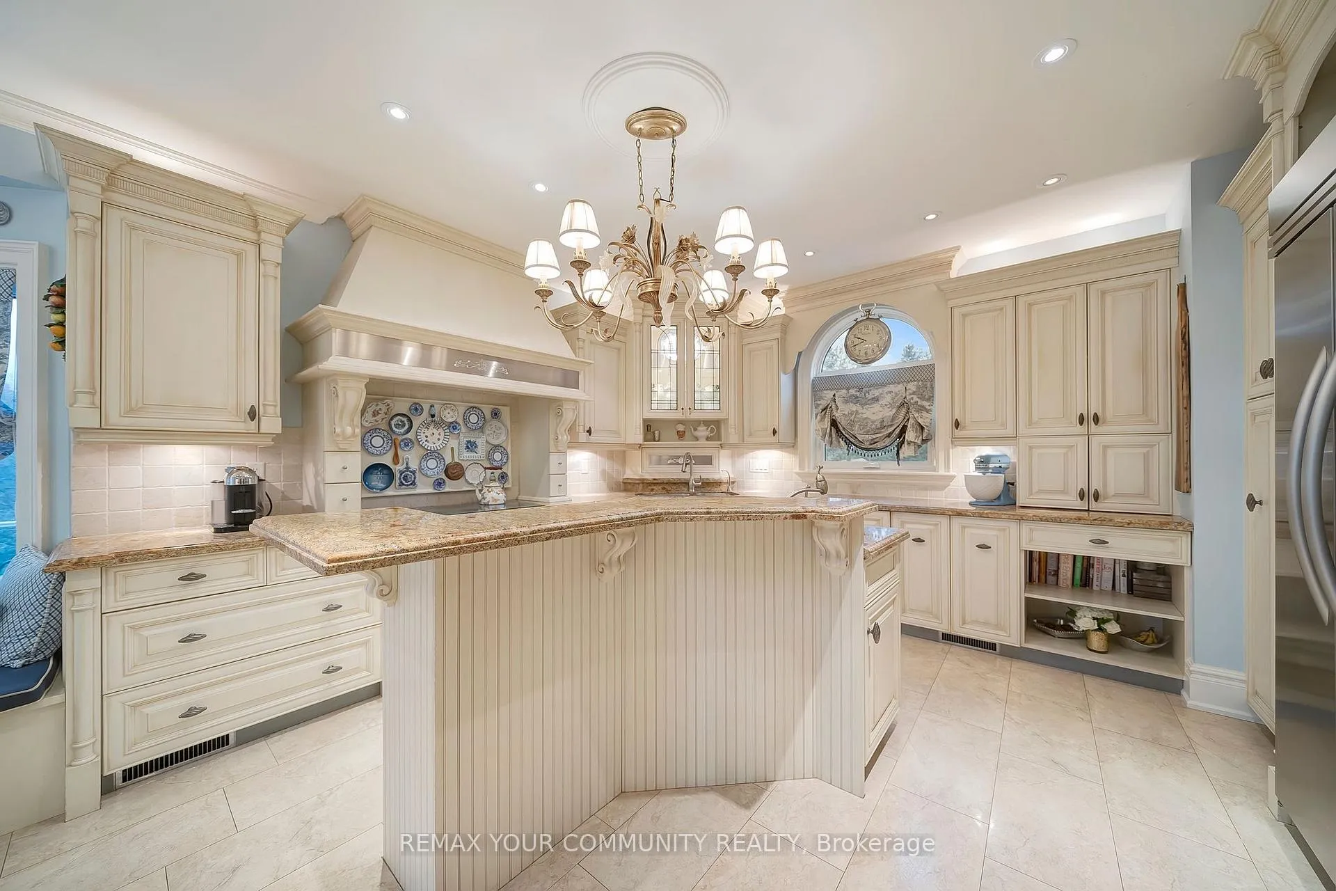 Photo 16 of 508 King Street E, Caledon, Bolton North — HOMEH
