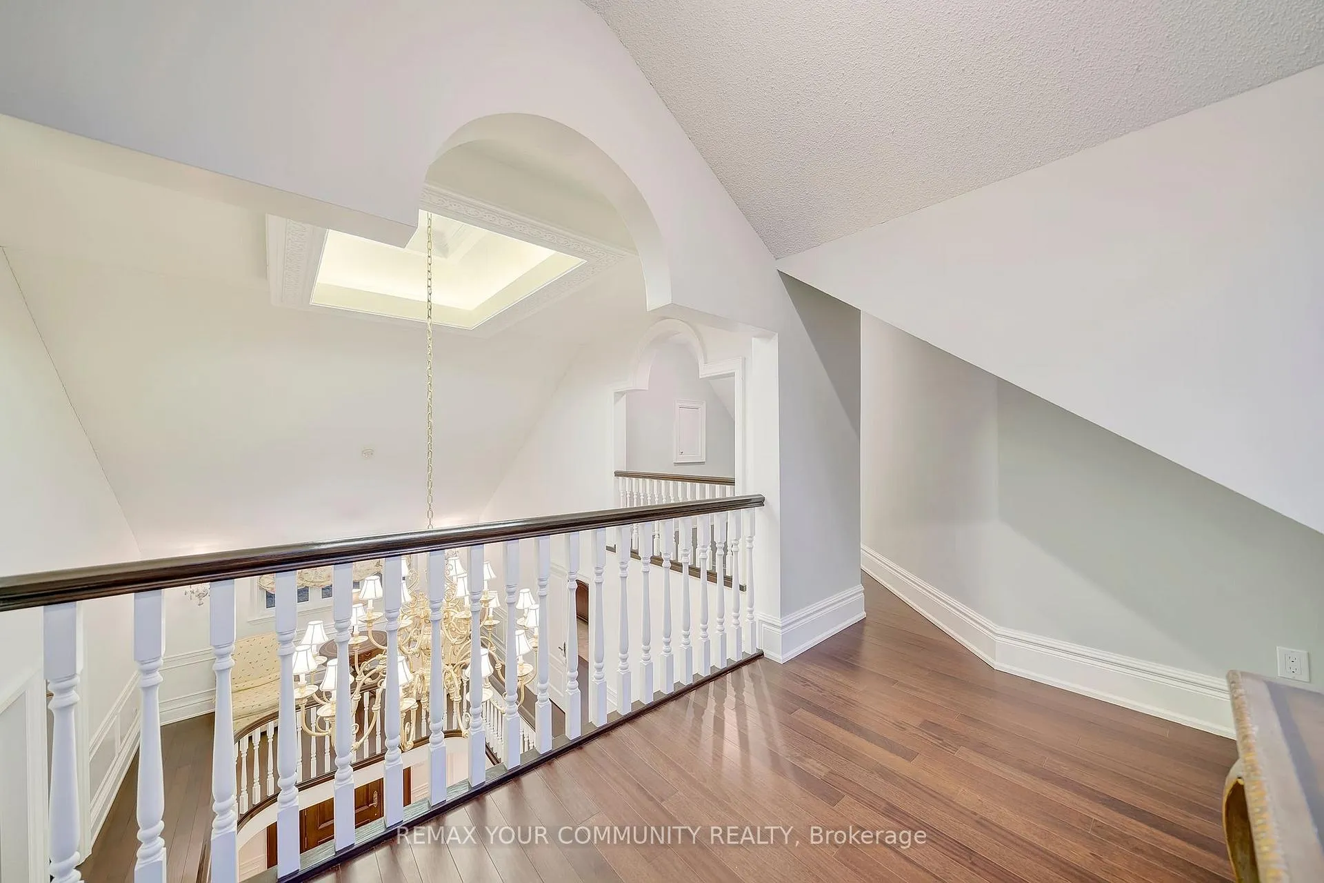 Photo 38 of 508 King Street E, Caledon, Bolton North — HOMEH