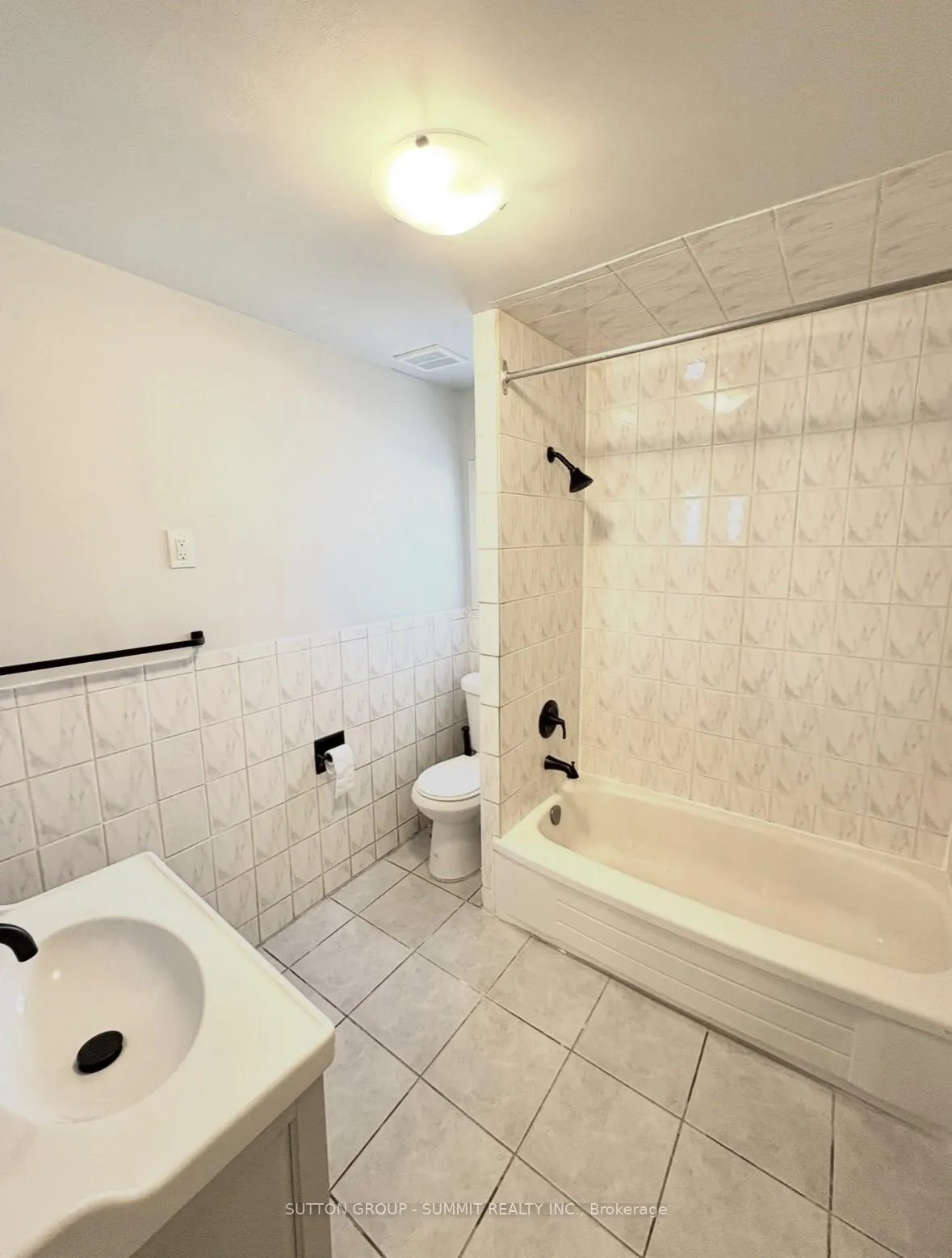 Photo 8 of Unit 2, 2005 Dufferin Street, Toronto, Oakwood Village — HOMEH