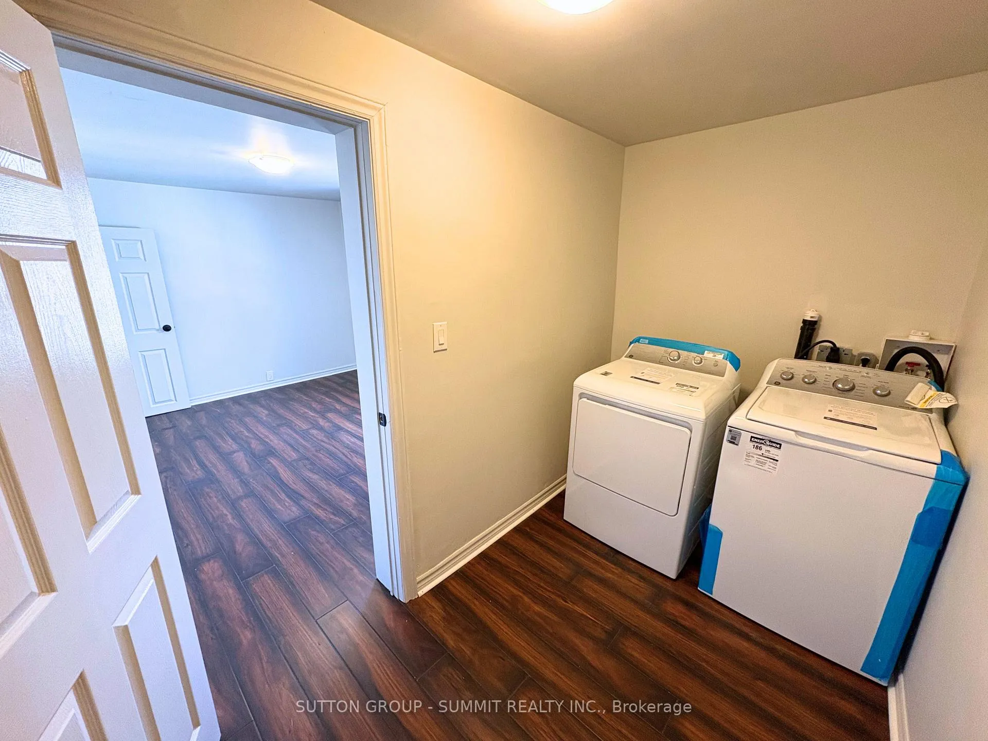 Photo 10 of Unit 2, 2005 Dufferin Street, Toronto, Oakwood Village — HOMEH