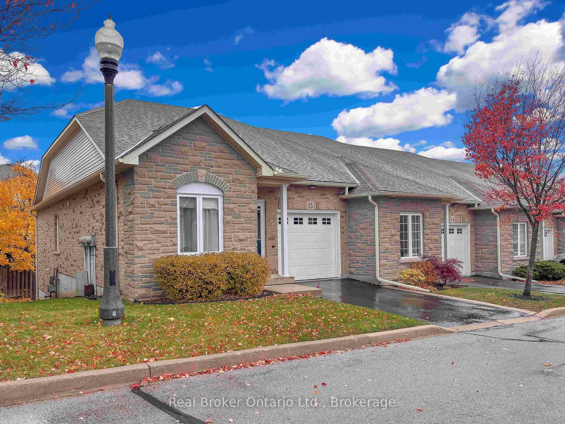 Photo 3 of Unit 15, 566 Southridge Drive, Hamilton, Mountview — HOMEH
