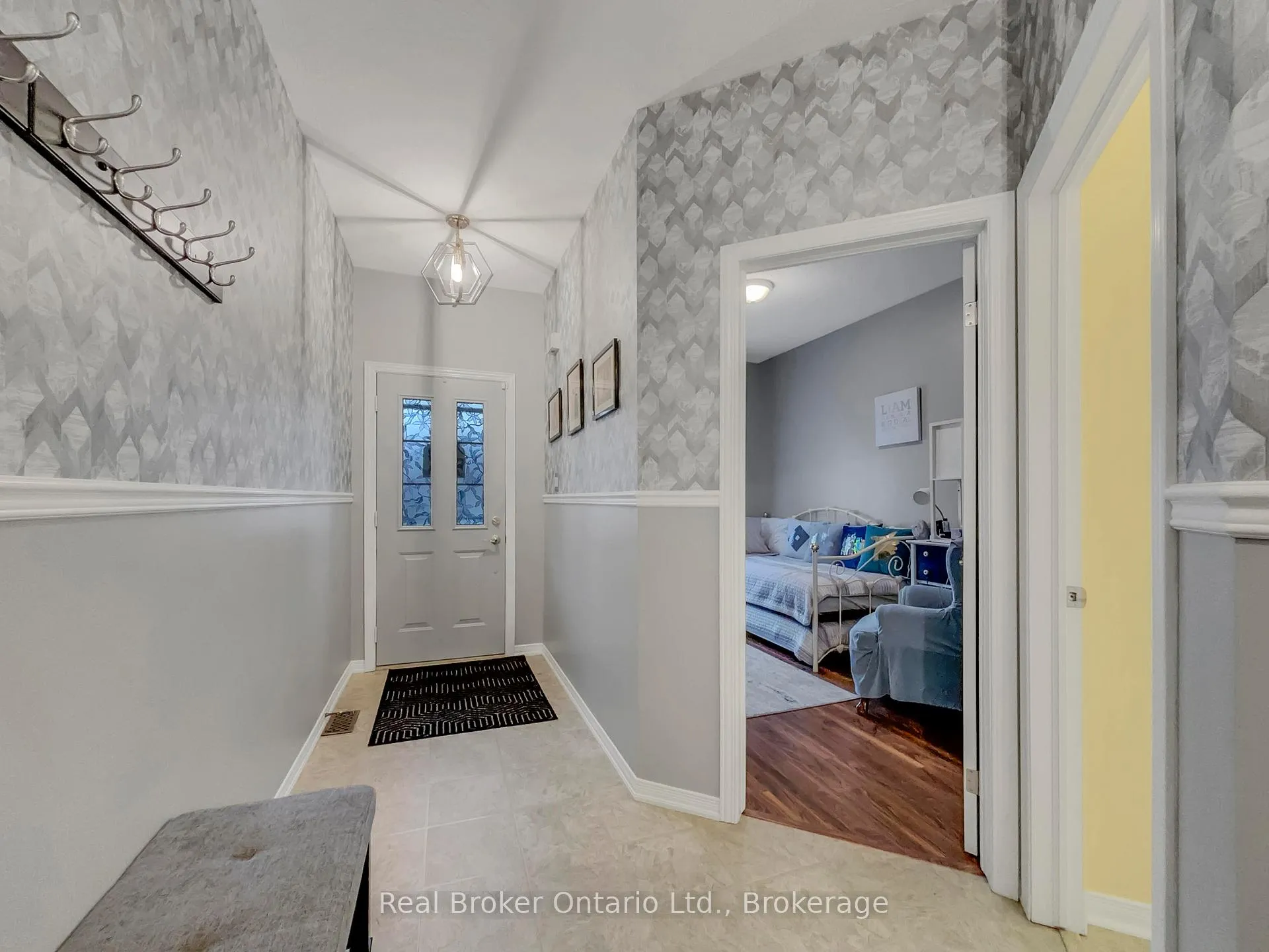 Photo 6 of Unit 15, 566 Southridge Drive, Hamilton, Mountview — HOMEH
