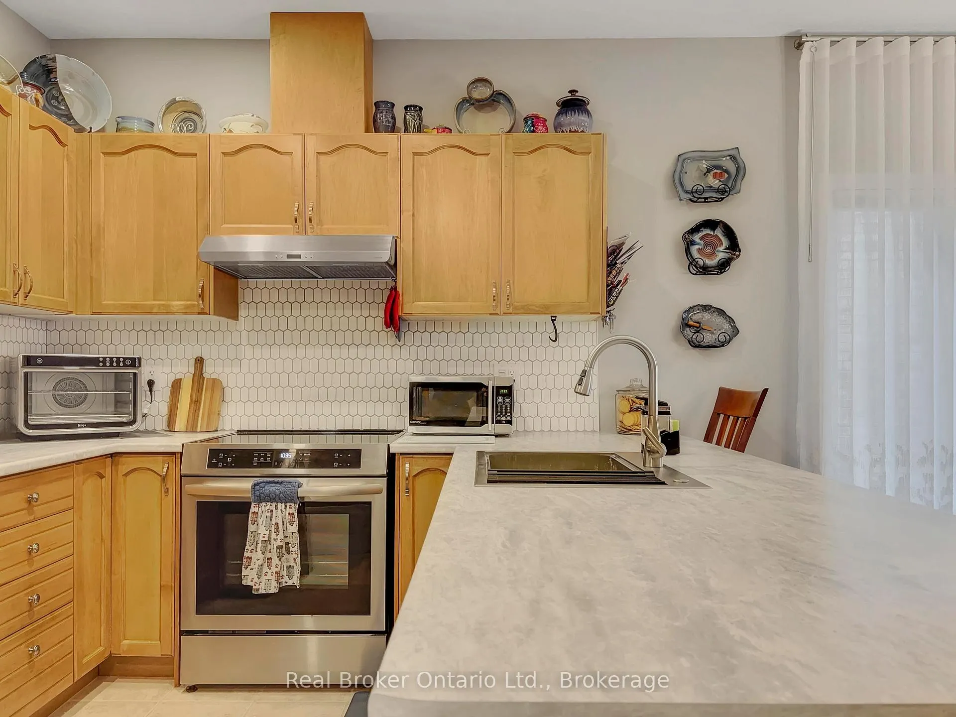 Photo 9 of Unit 15, 566 Southridge Drive, Hamilton, Mountview — HOMEH