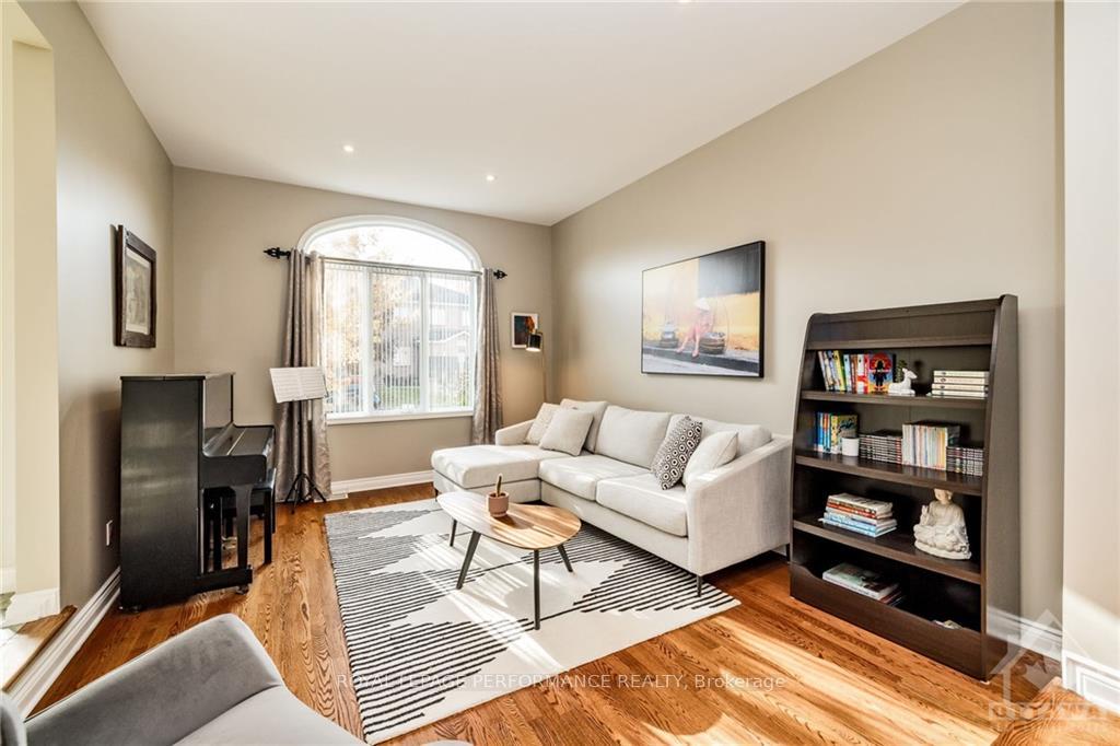 Photo 3 of 3531 Wyman Crescent, Ottawa, Windsor Park Village — HOMEH