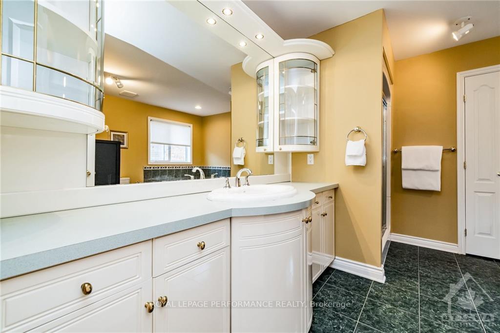 Photo 11 of 3531 Wyman Crescent, Ottawa, Windsor Park Village — HOMEH