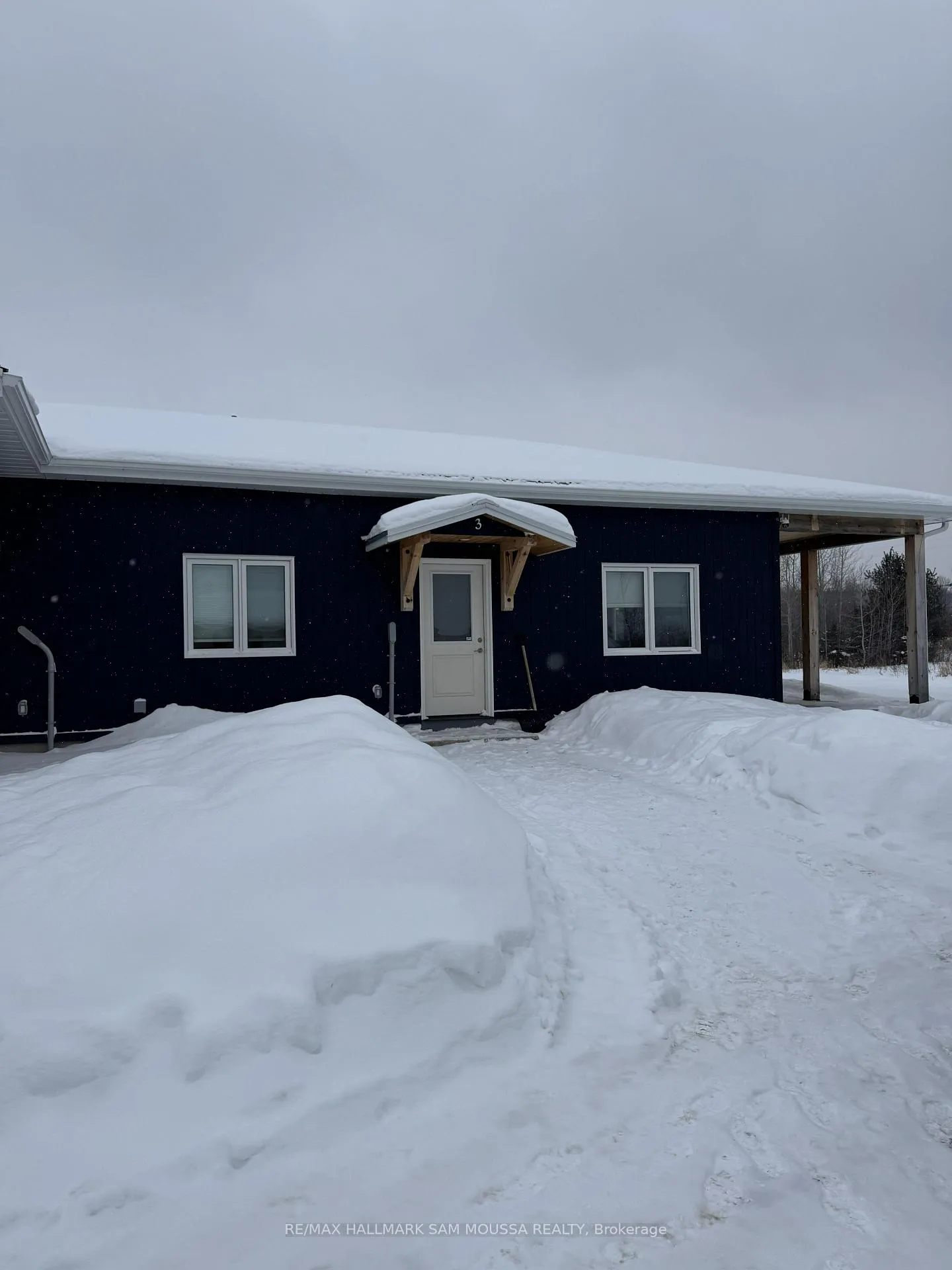 Photo 2 of Unit 3, 330 Cameron Side Road, Tay Valley, Bathurst/Burgess & Sherbrooke (Bathurst) Twp — HOMEH