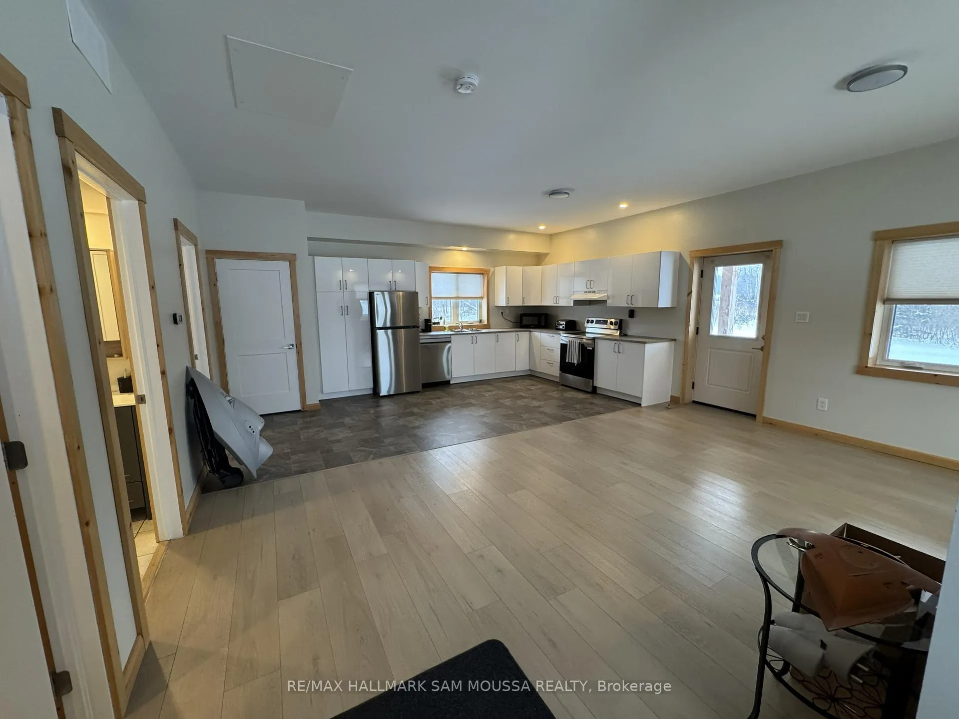 Photo 3 of Unit 3, 330 Cameron Side Road, Tay Valley, Bathurst/Burgess & Sherbrooke (Bathurst) Twp — HOMEH