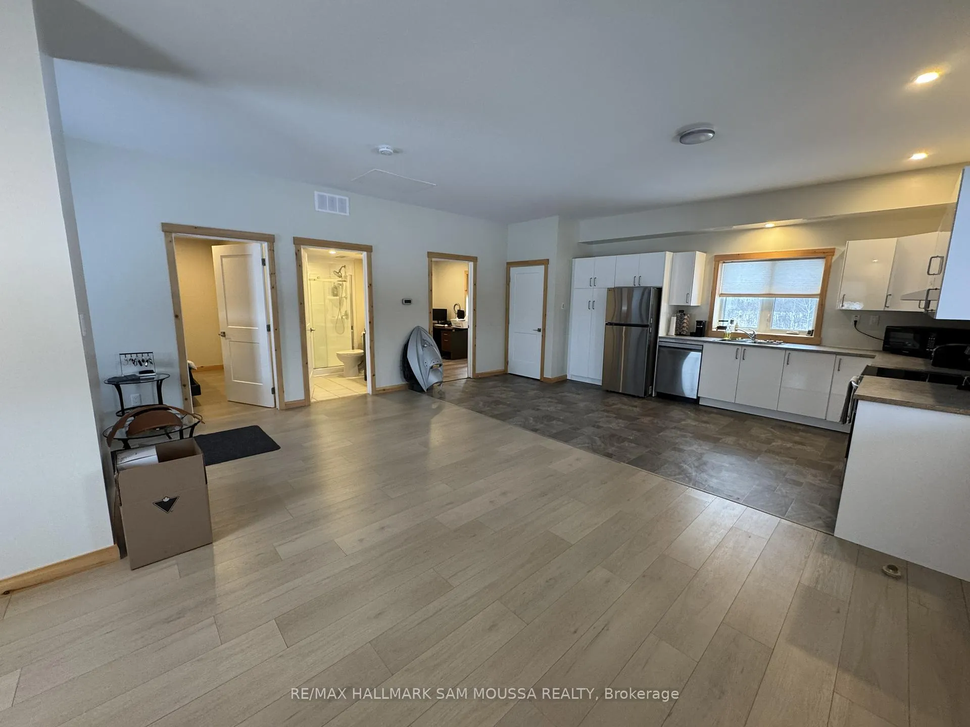 Photo 4 of Unit 3, 330 Cameron Side Road, Tay Valley, Bathurst/Burgess & Sherbrooke (Bathurst) Twp — HOMEH